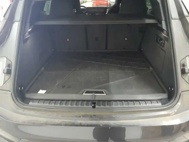 BMW Ix view 16