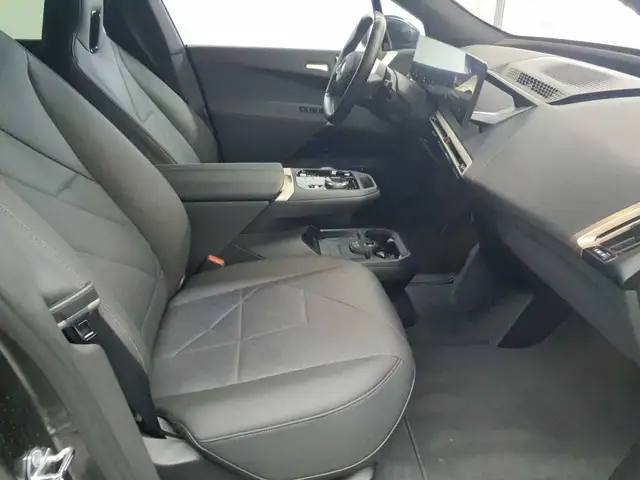 BMW Ix view 8