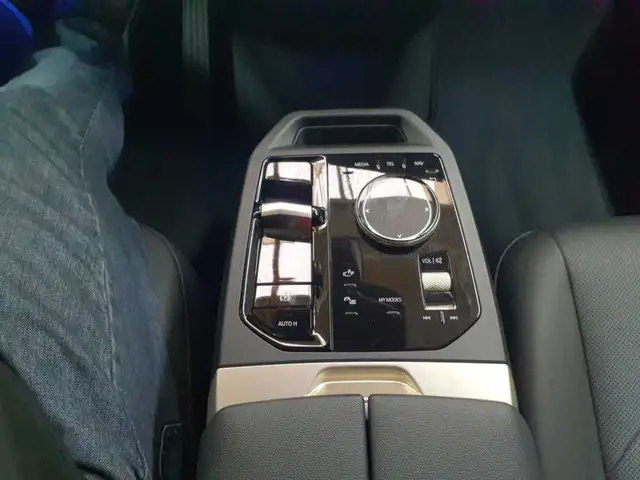 BMW Ix view 10