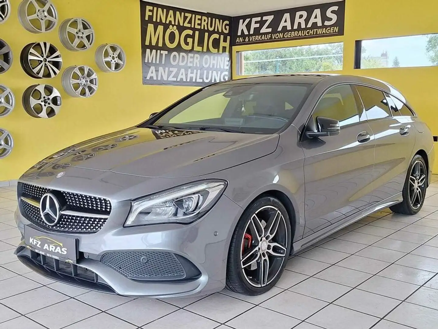 Mercedes-Benz CLA 220 d 4Matic AMG PAKET, PDC, RFK, NAVI, LED Grau - 1