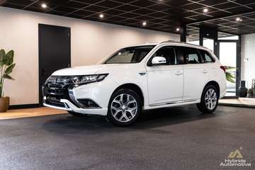 2.4 PHEV Pure | Half Leer | Camera | Navi |