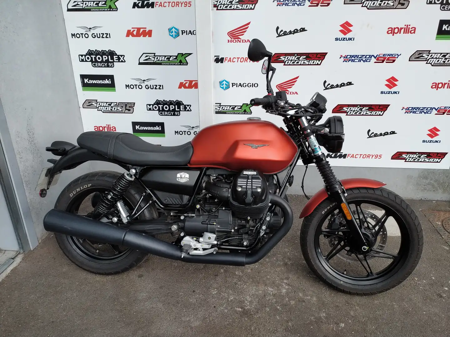 Moto Guzzi V 7 Portocaliu - 1