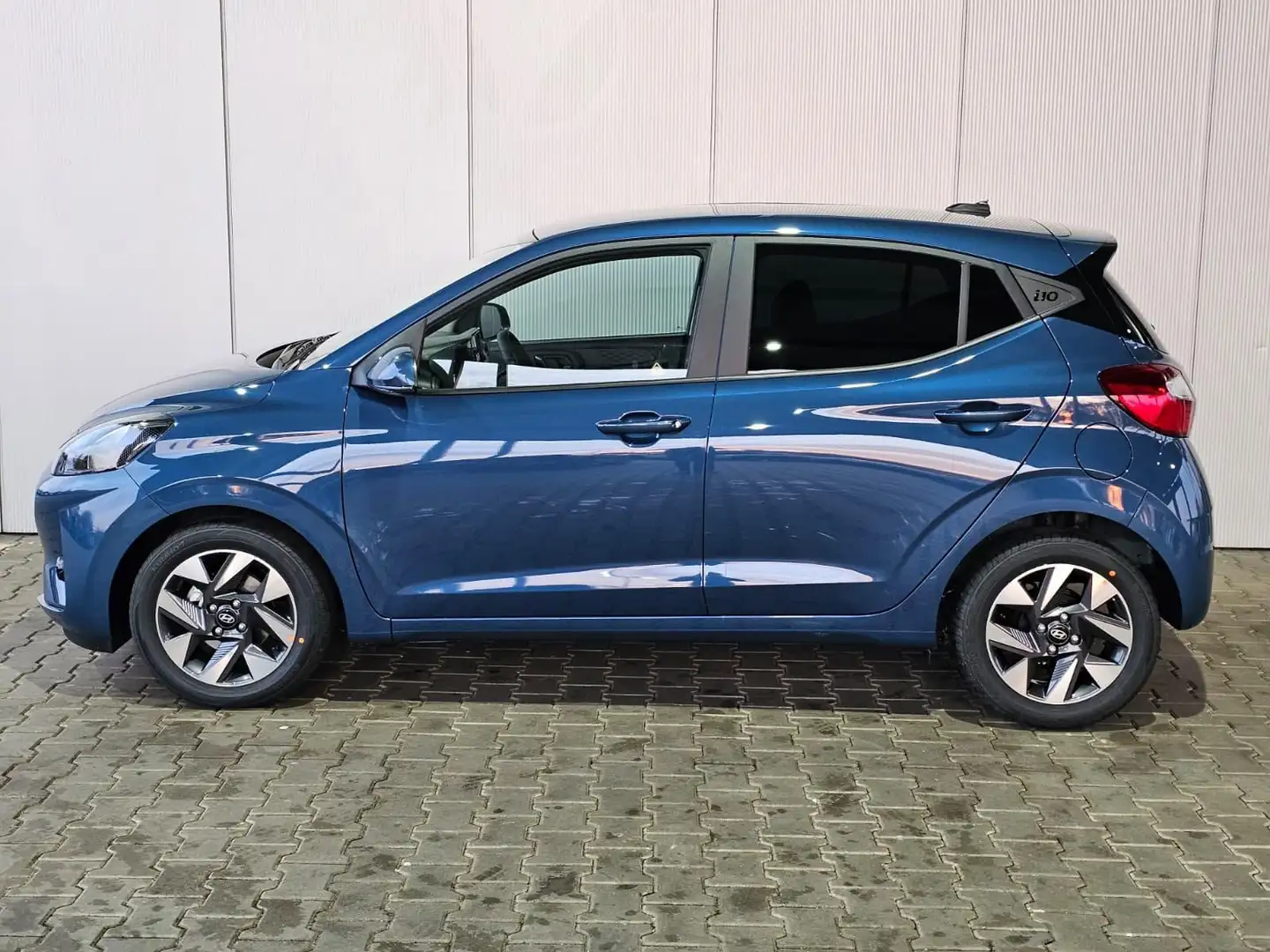 Hyundai i10 Premium 1.2 GDI Automatik / Sitz + Lenkradheizu... Blau - 2