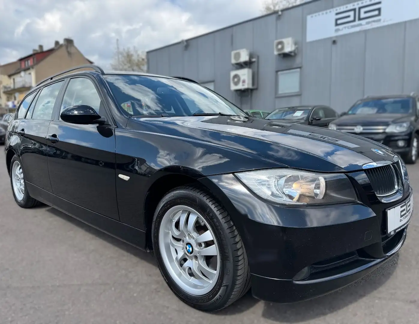 BMW 318 i Touring *Panorama/Klima/16"Alus* Noir - 1