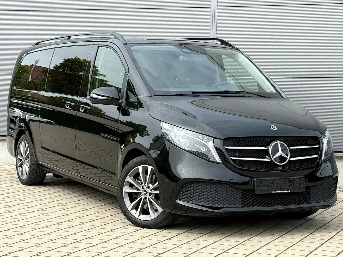 Mercedes-Benz V 300 d AVANTGARDE*XL*Airmatic*8-Sitz* extralang Zwart - 1