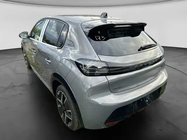 Peugeot 208 view 4