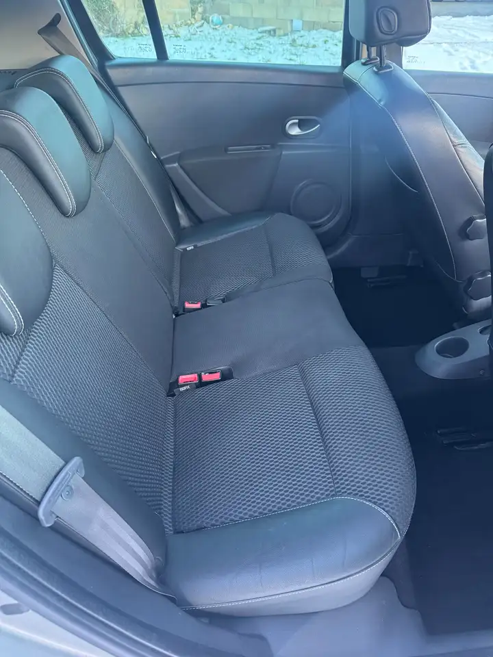 Renault Clio Citadine 3 portes — photo 8