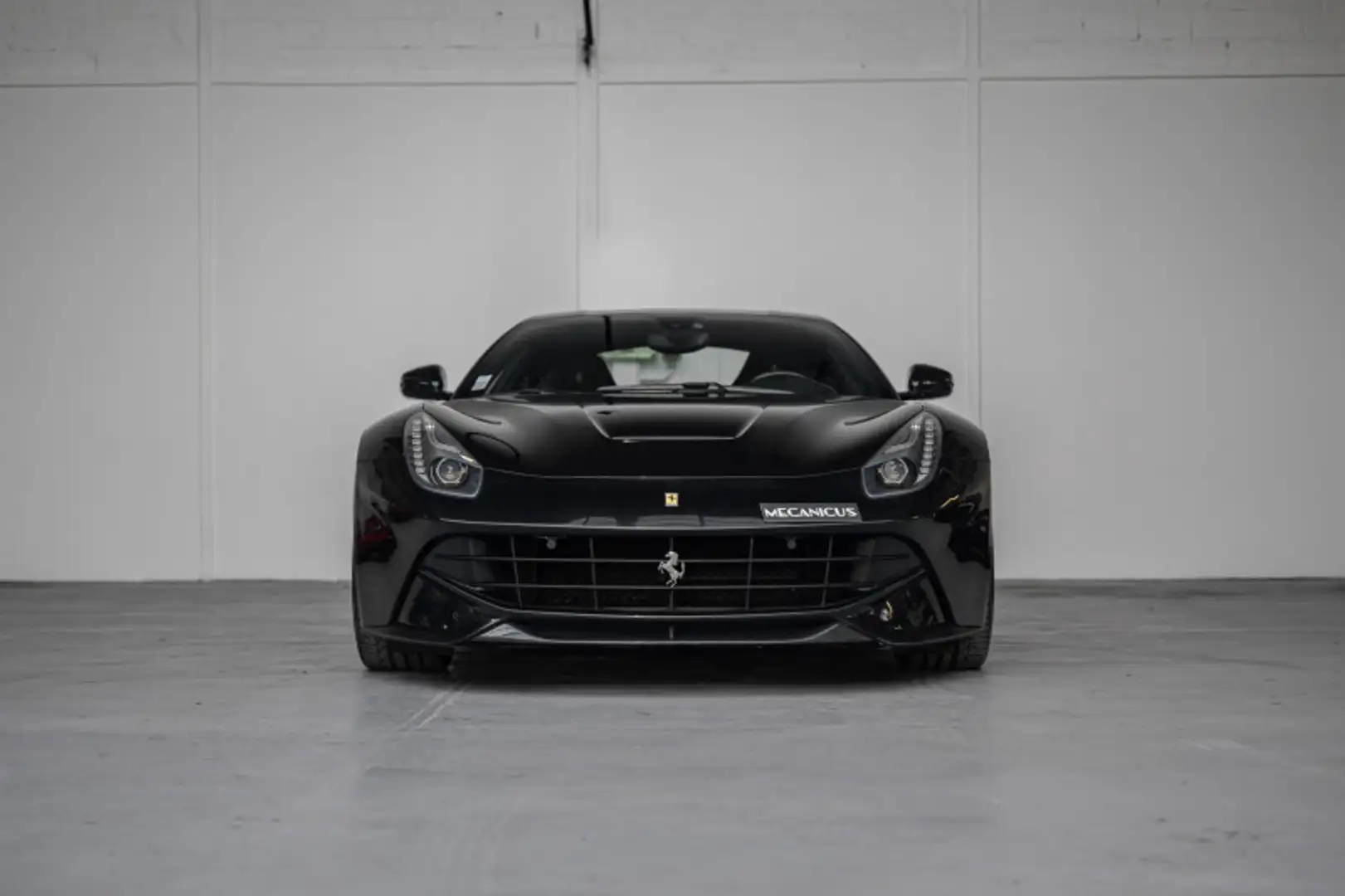 Ferrari Daytona *Nero Daytona \u0026 Équipements Carbone* Zwart - 2