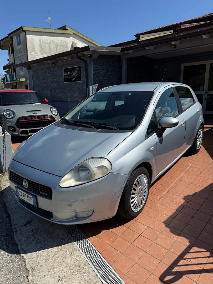 Fiat Grande Punto 5p 1.3 mjt 16v Dynamic 75cv Gümüş rengi - 1