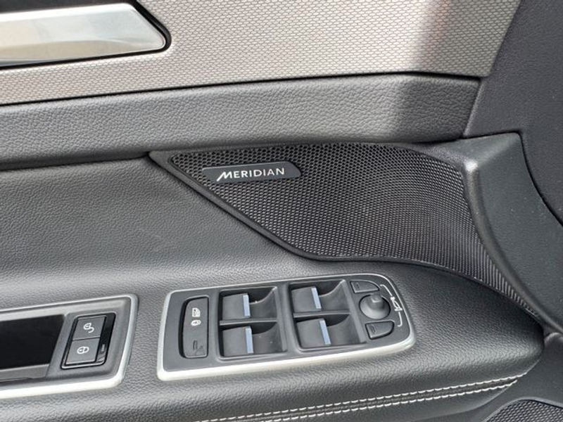 Jaguar XF Sportbrake S — photo 15