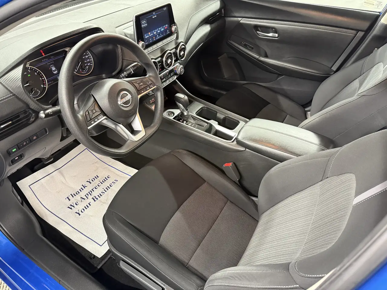 Nissan Sentra снимка Nissan Sentra