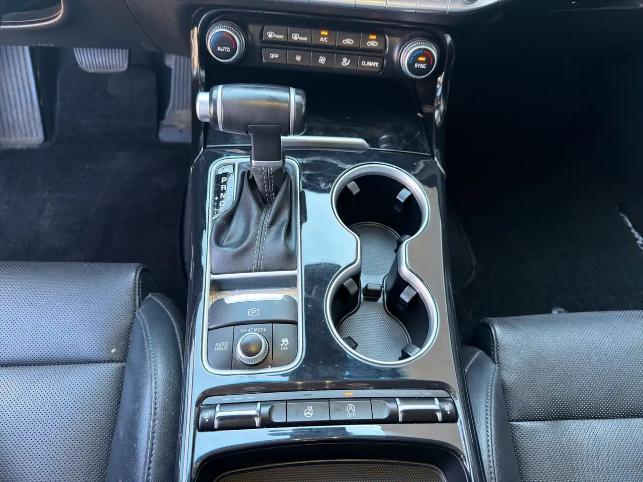 Kia Stinger photo Kia Stinger