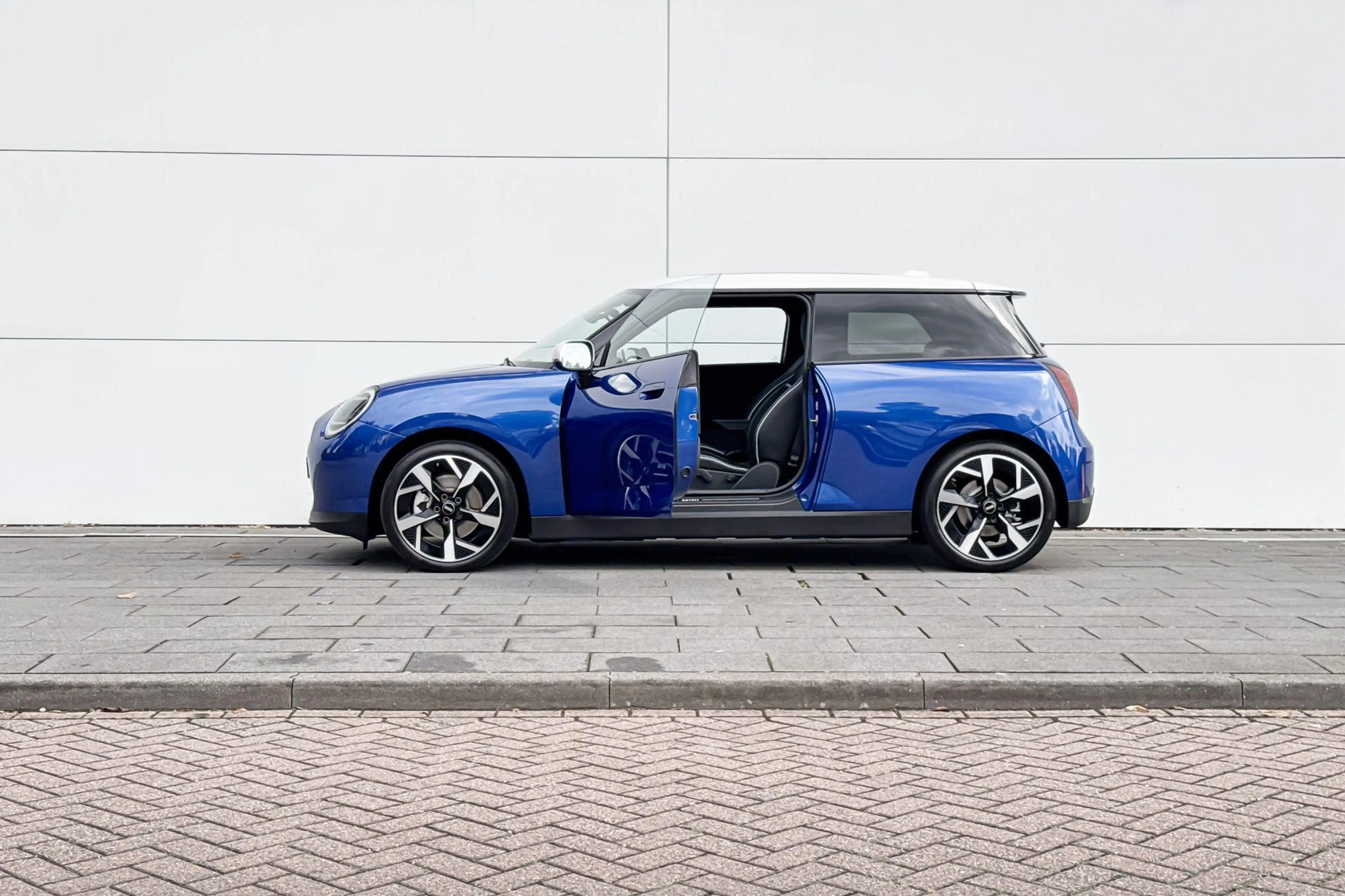 MINI Cooper SE 3-deurs Cooper Classic M 54.2 kWh | 18 Inch Slide — photo 3