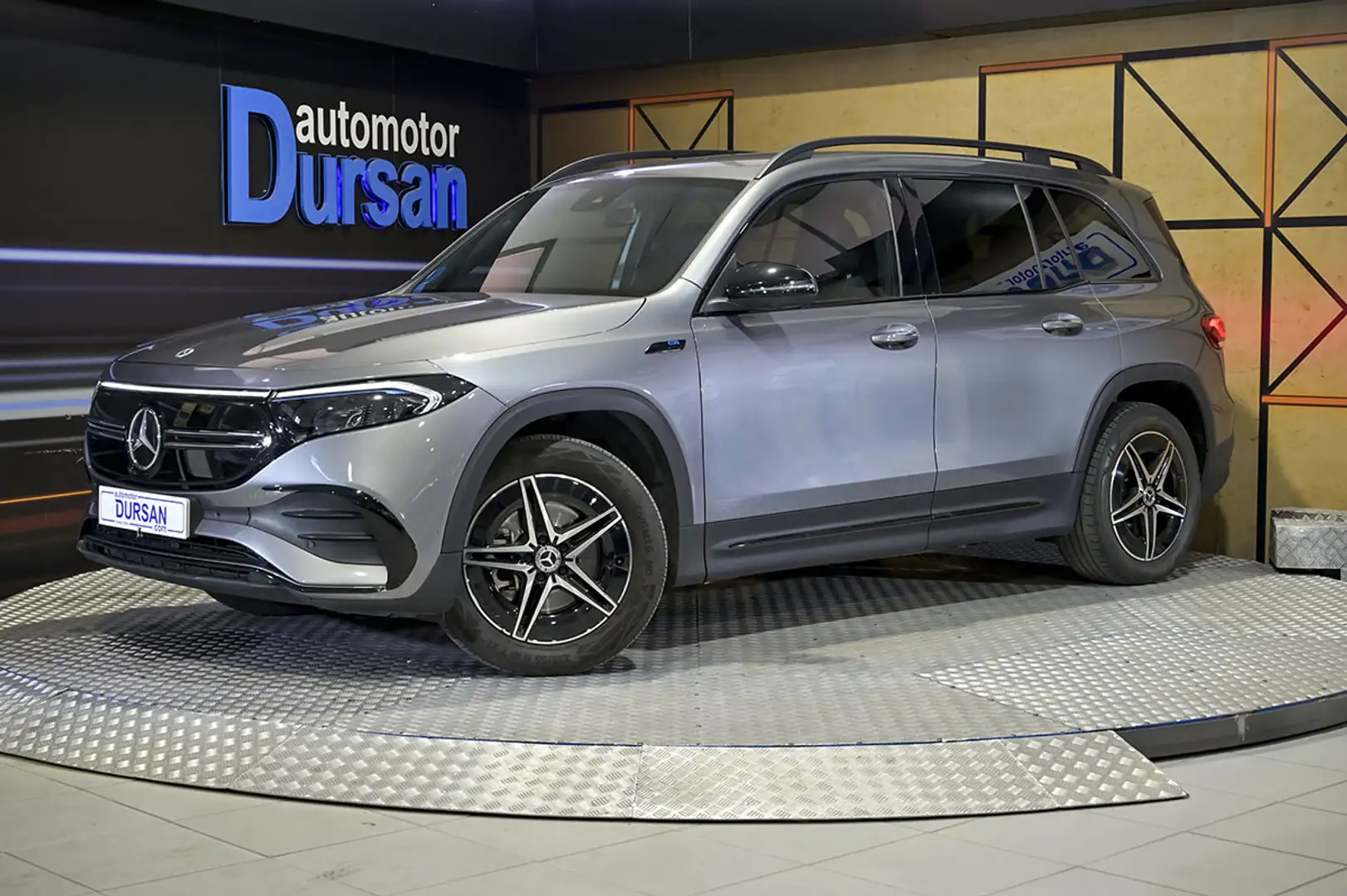 Mercedes-Benz EQB 300 4Matic - 1