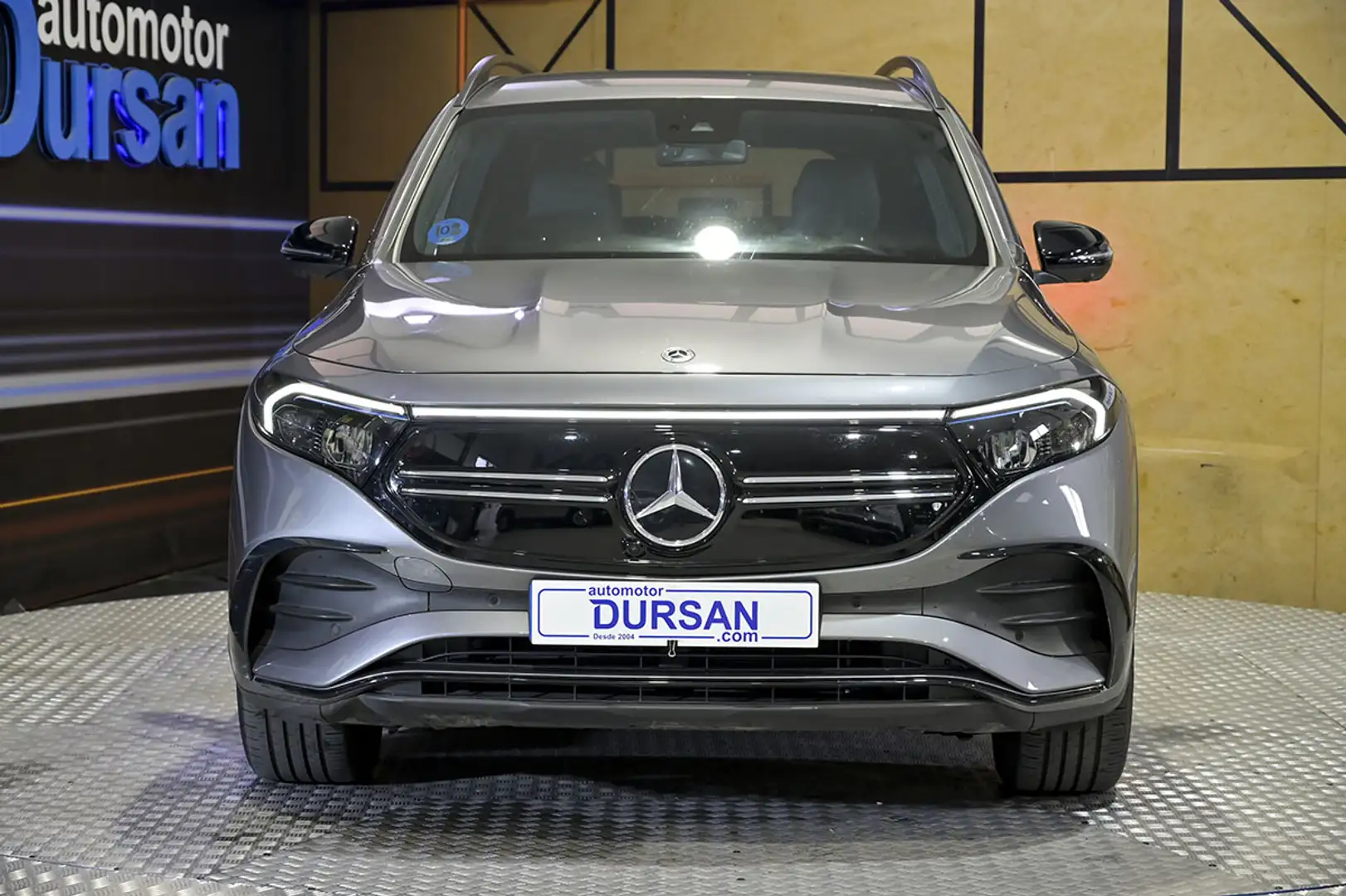 Mercedes-Benz EQB 300 4Matic - 2