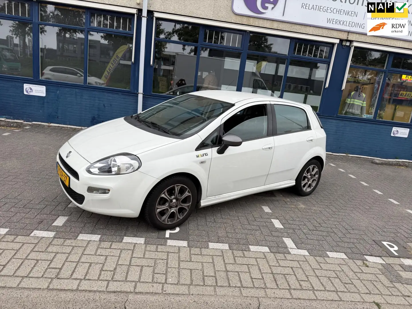 Fiat Punto Evo 0.9 TwinAir Young ((( 105.000 km ))) Wit - 1