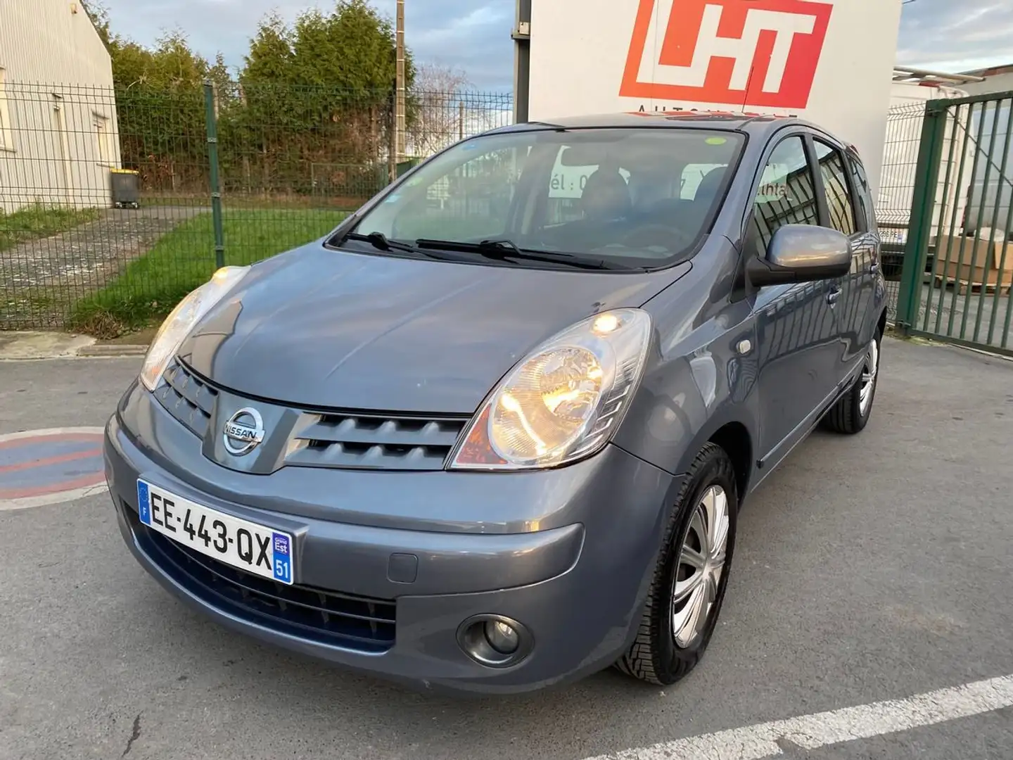 Nissan Note 1.4 88ch acenta Gris - 1