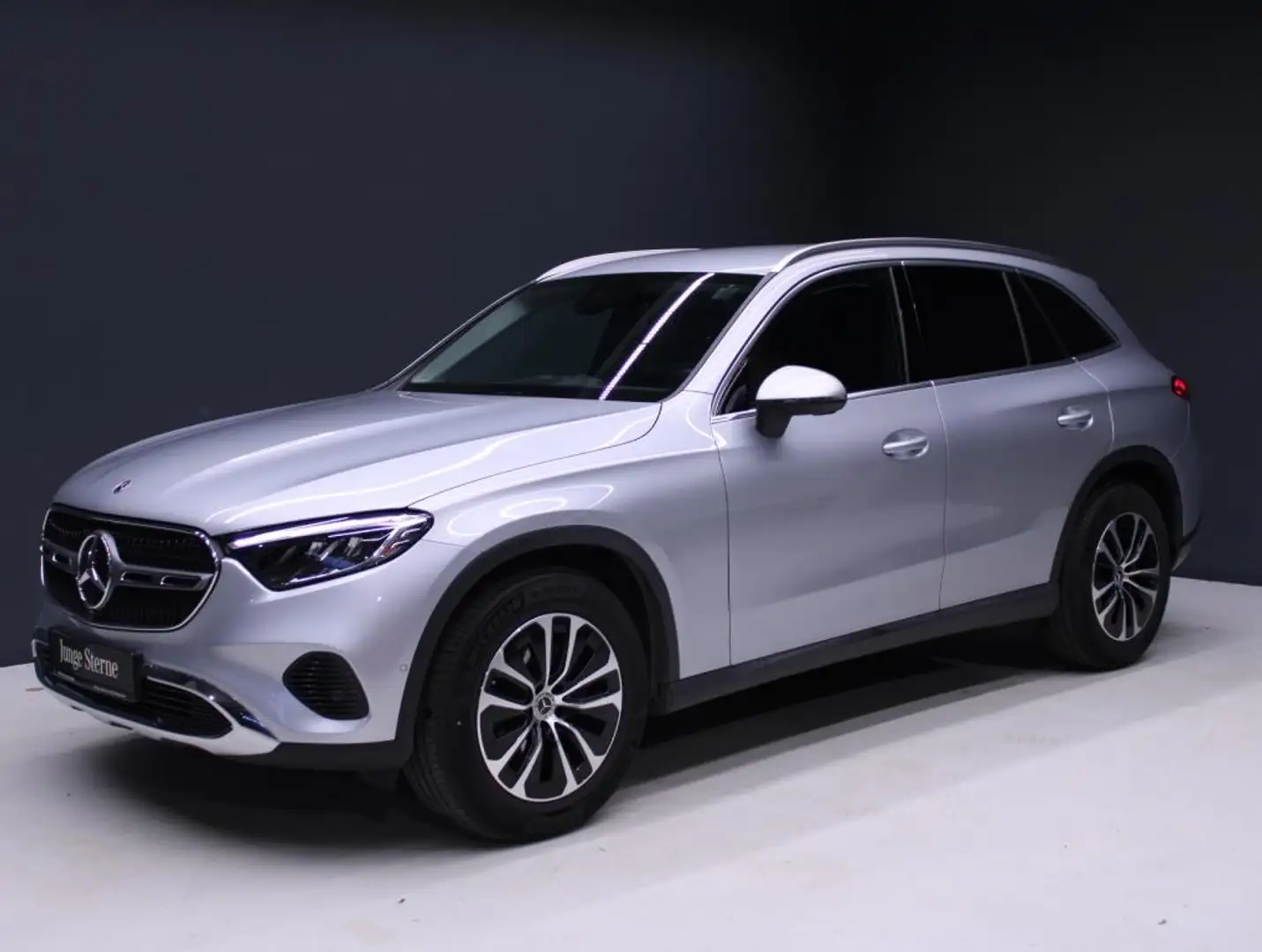 Mercedes-Benz GLC 220 d 4M Avantgarde+LED+NAVI+KAMERA+AHK+MBUX Silber - 1