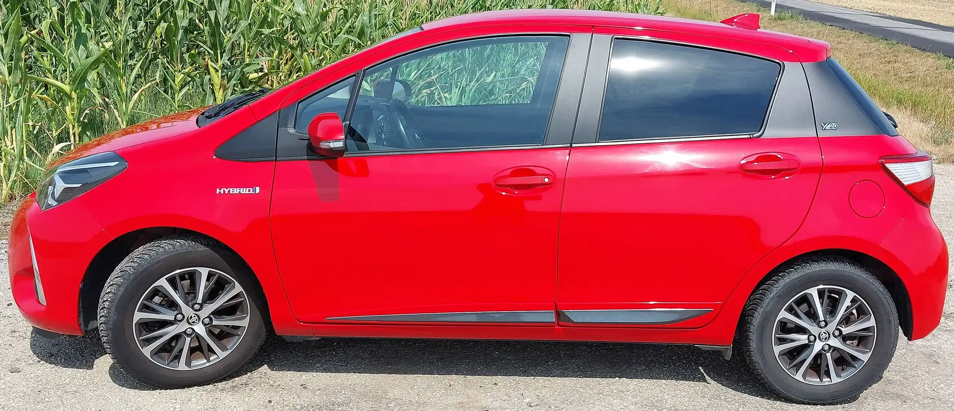Toyota Yaris 1.5 HSD Hybrid 101PS Automatik Top Zustand Jubiläumsedition Y20 Rot - 2