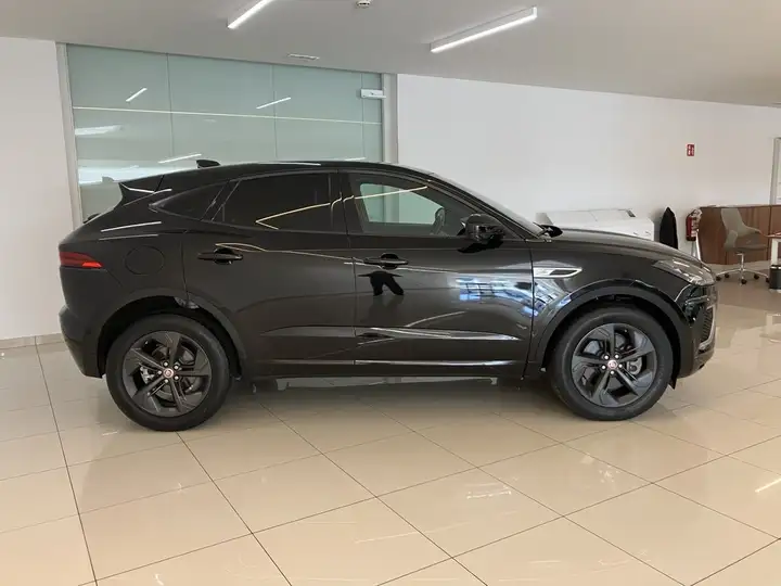 Jaguar E-Pace 2021, foto 6
