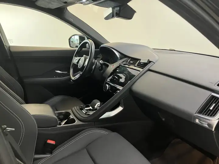 Jaguar E-Pace 2021, foto 3