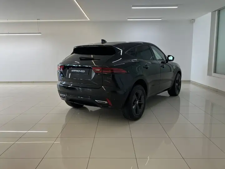Jaguar E-Pace 2021, foto 2