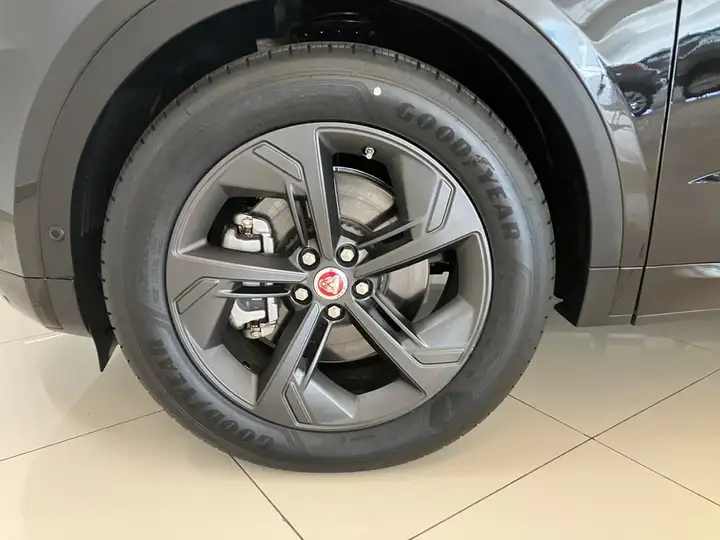 Jaguar E-Pace 2021, foto 9