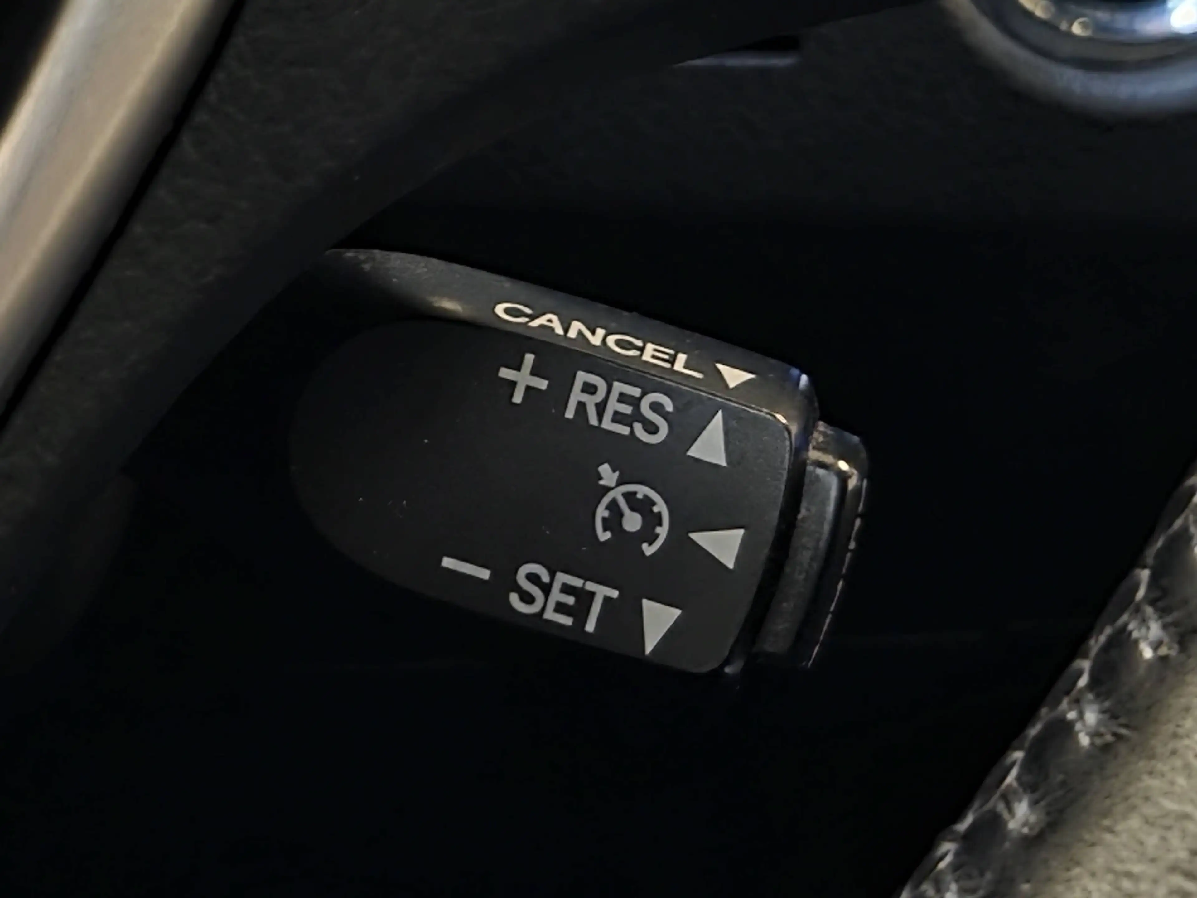 Toyota Auris Hybride + Premium (full option) — photo 15