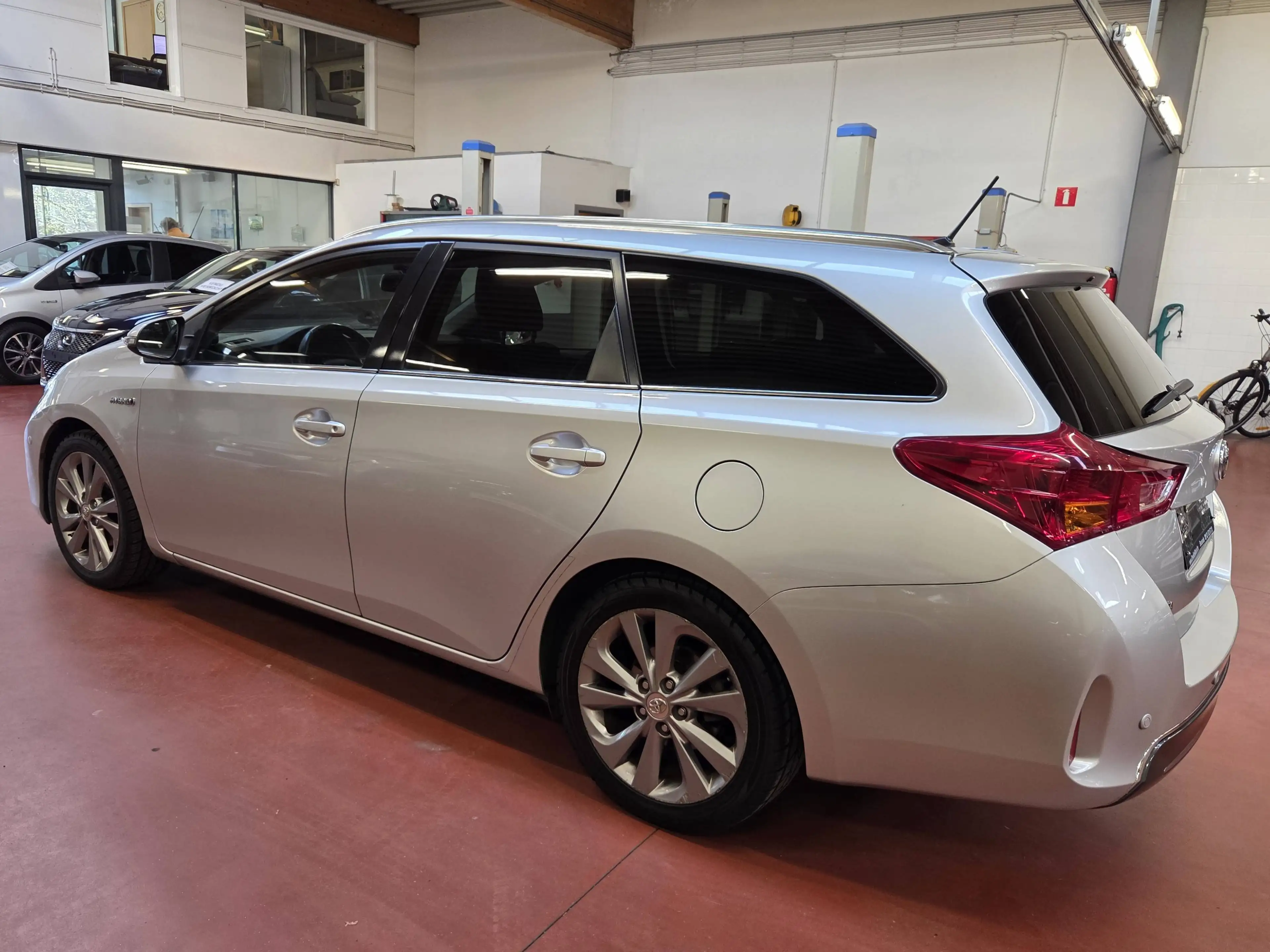 Toyota Auris Hybride + Premium (full option) — photo 5