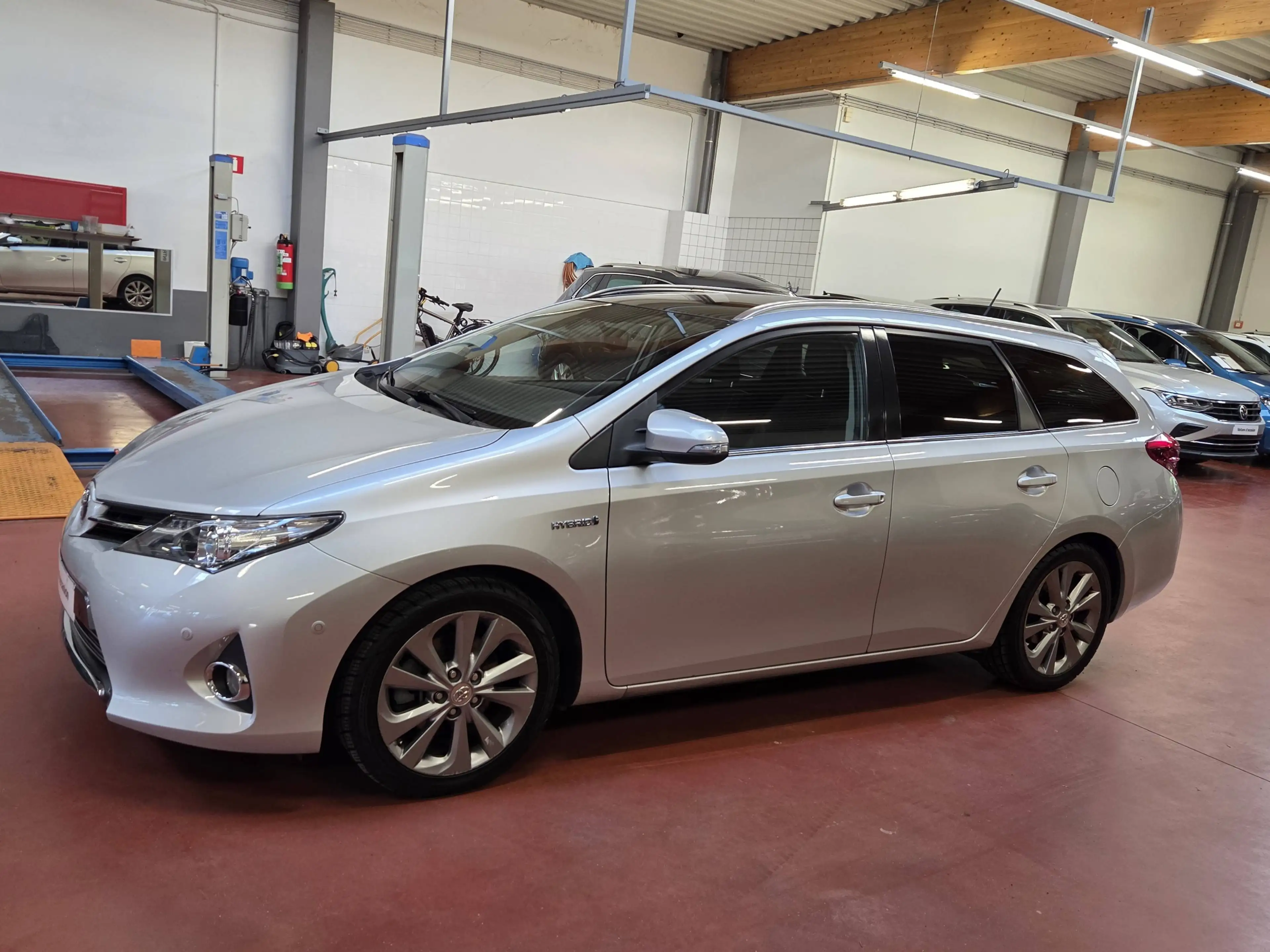 Toyota Auris Hybride + Premium (full option) — photo 6