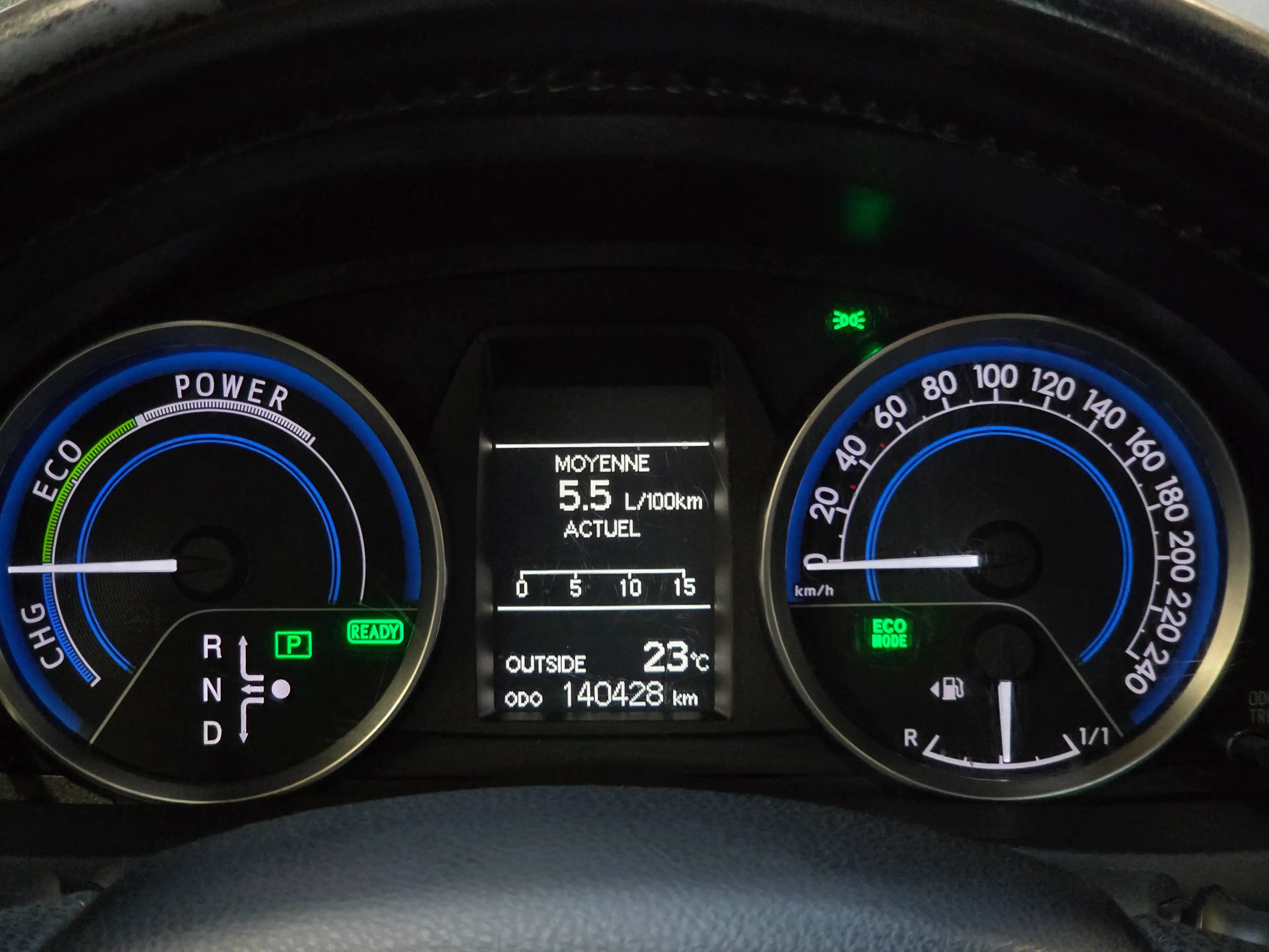 Toyota Auris Hybride + Premium (full option) — photo 14