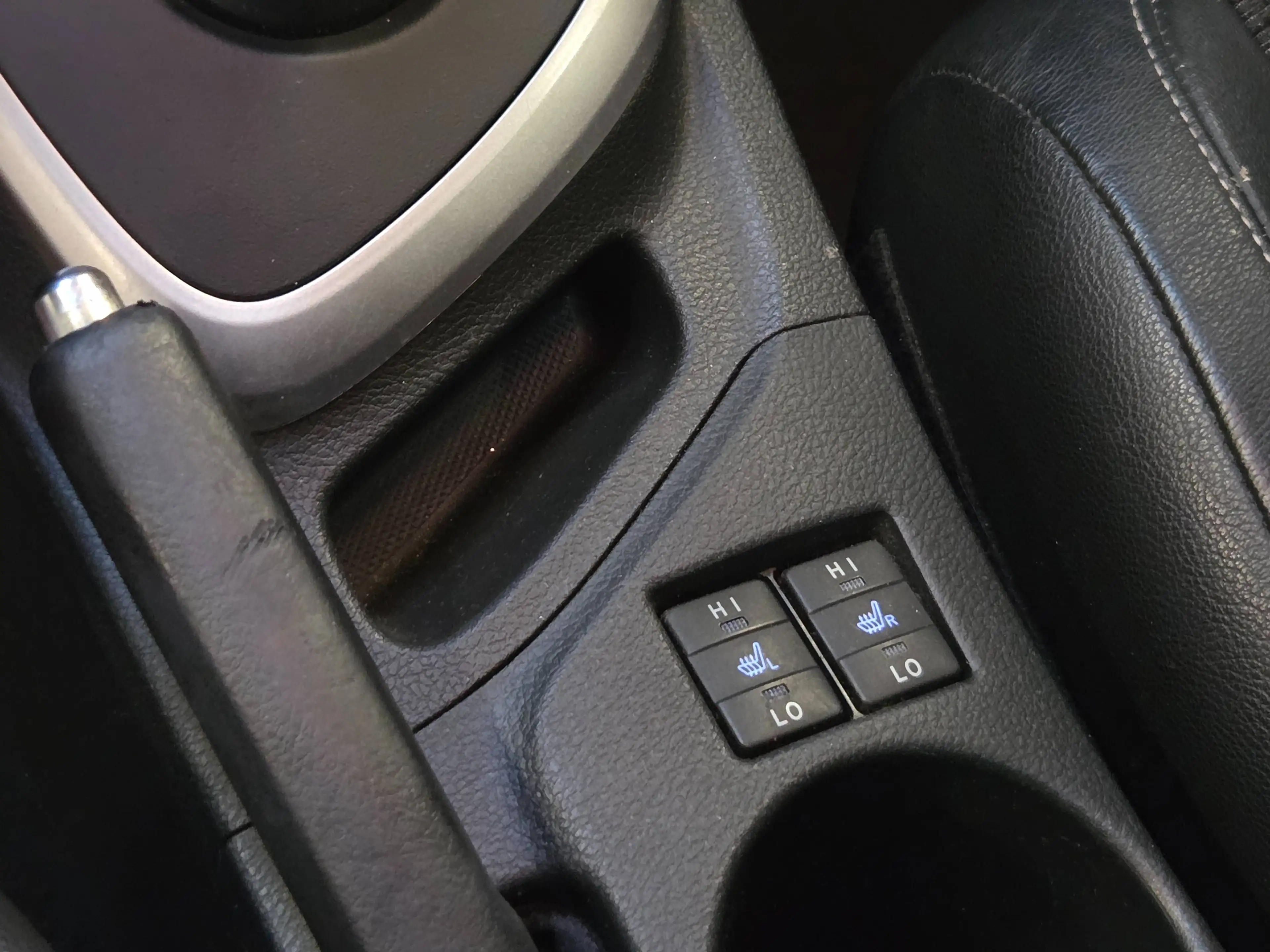 Toyota Auris Hybride + Premium (full option) — photo 11