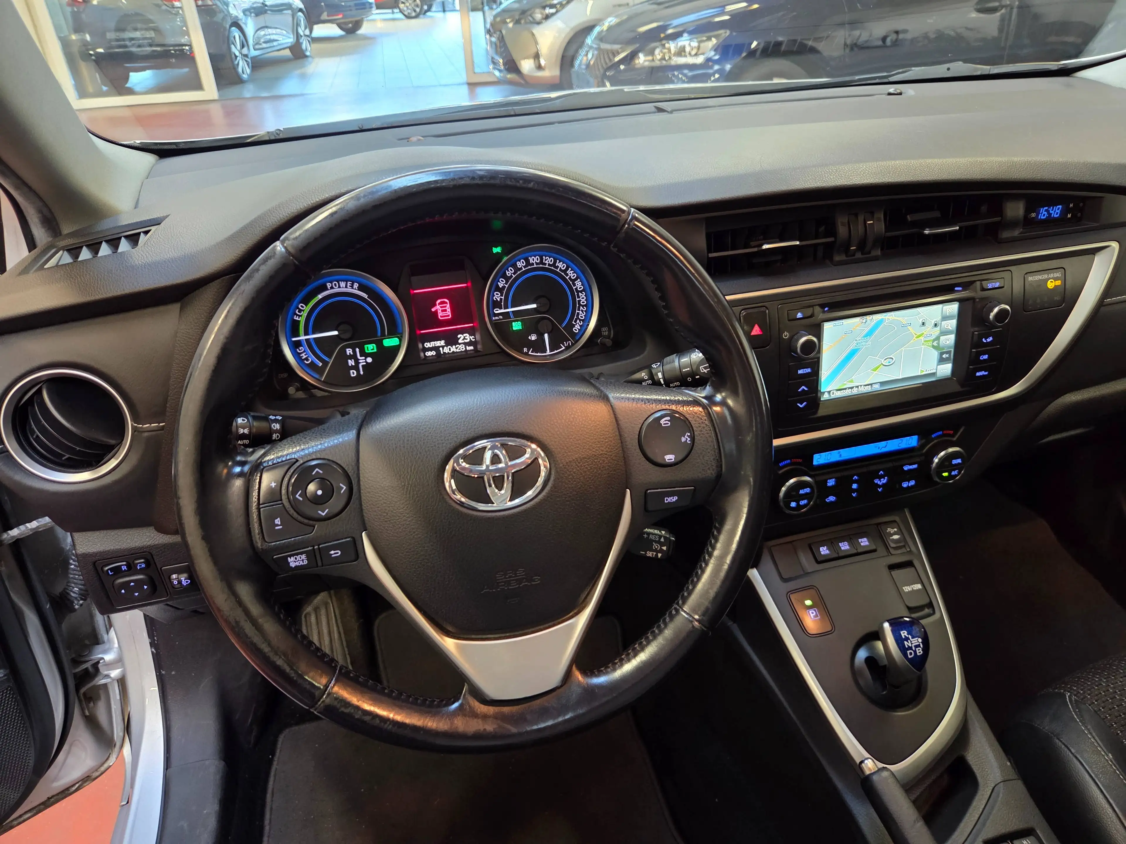 Toyota Auris Hybride + Premium (full option) — photo 10