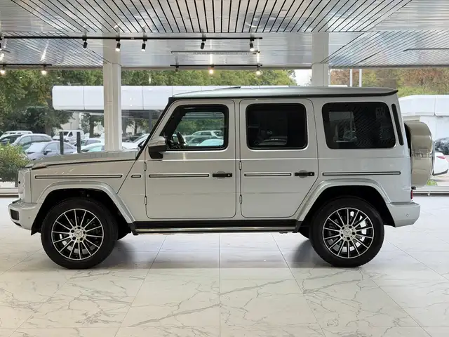 Mercedes-Benz G-Class view 3