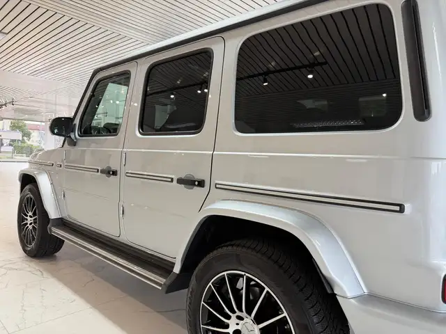 Mercedes-Benz G-Class view 9