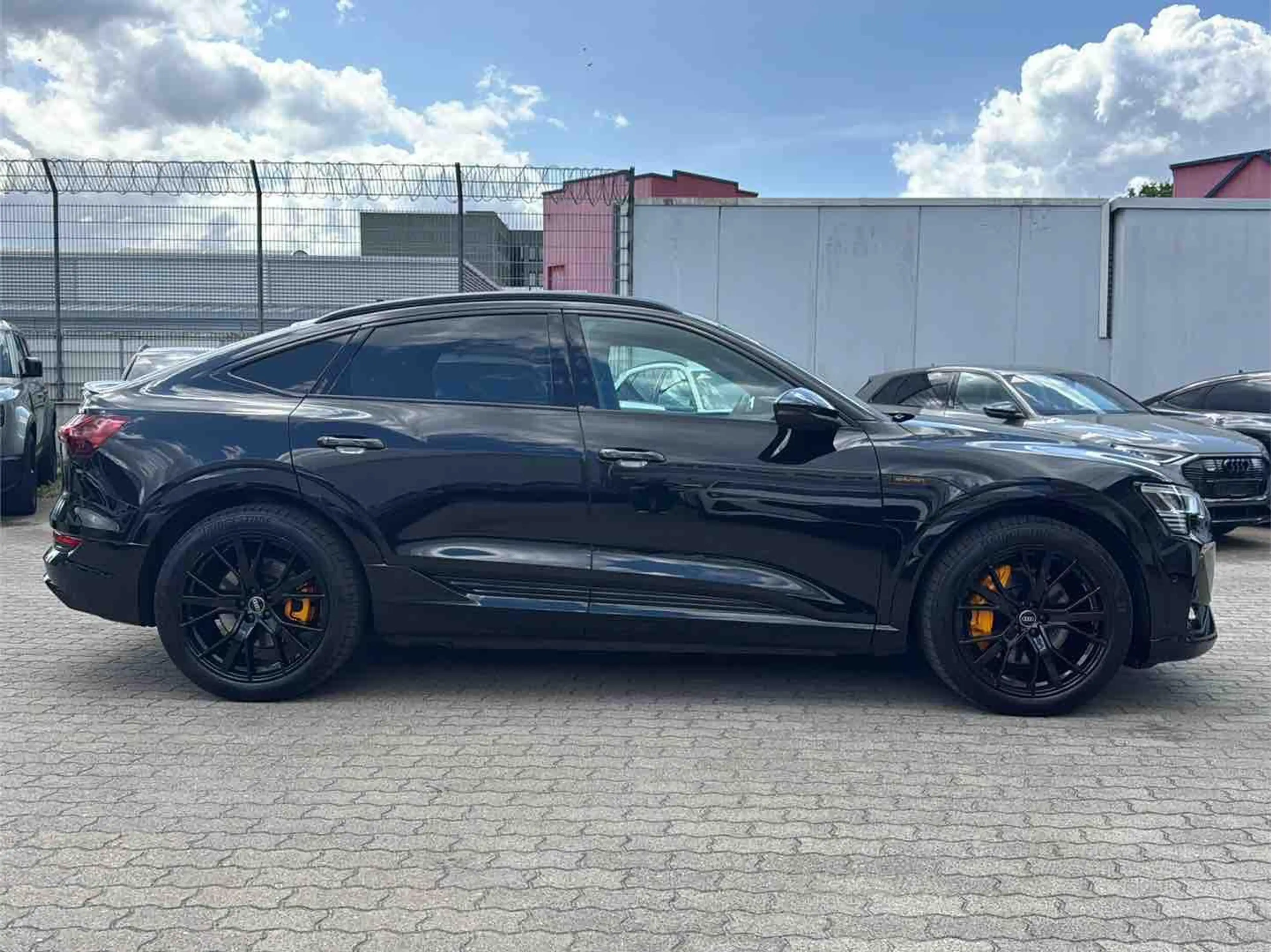 Audi e-tron Sportback 55 2x S line BLACK EDITION AHK — photo 6