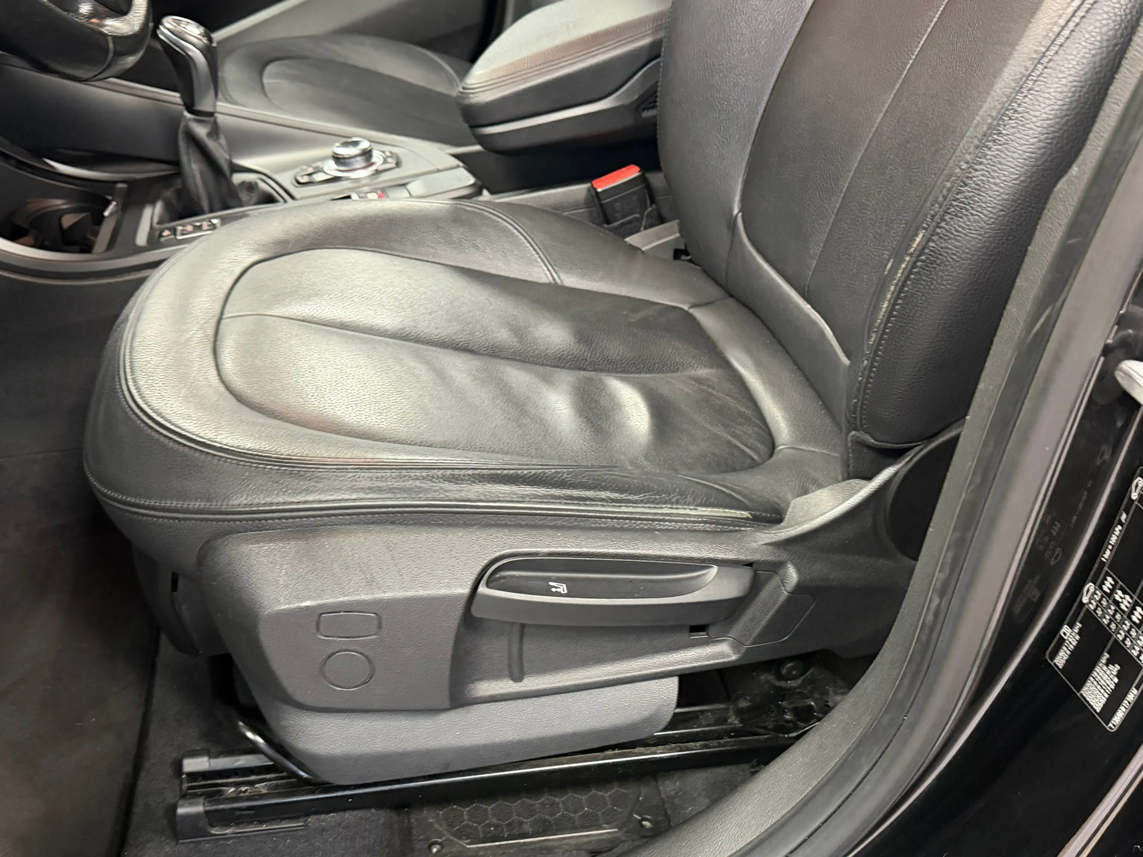 BMW X1 SDrive18i PDC AIRCO LEDER CRUISE STOELVERWARMING K — photo 13