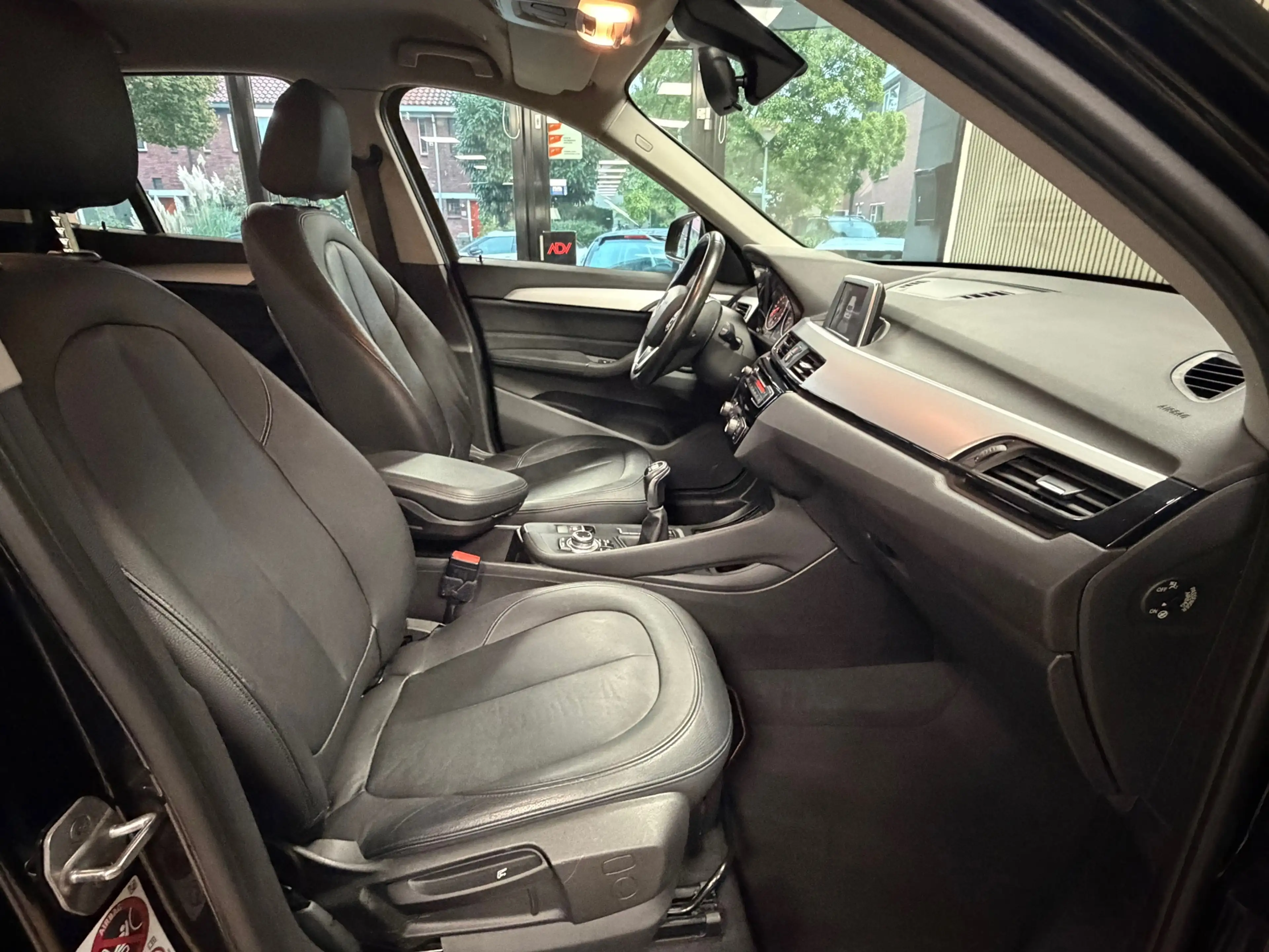 BMW X1 SDrive18i PDC AIRCO LEDER CRUISE STOELVERWARMING K — photo 9
