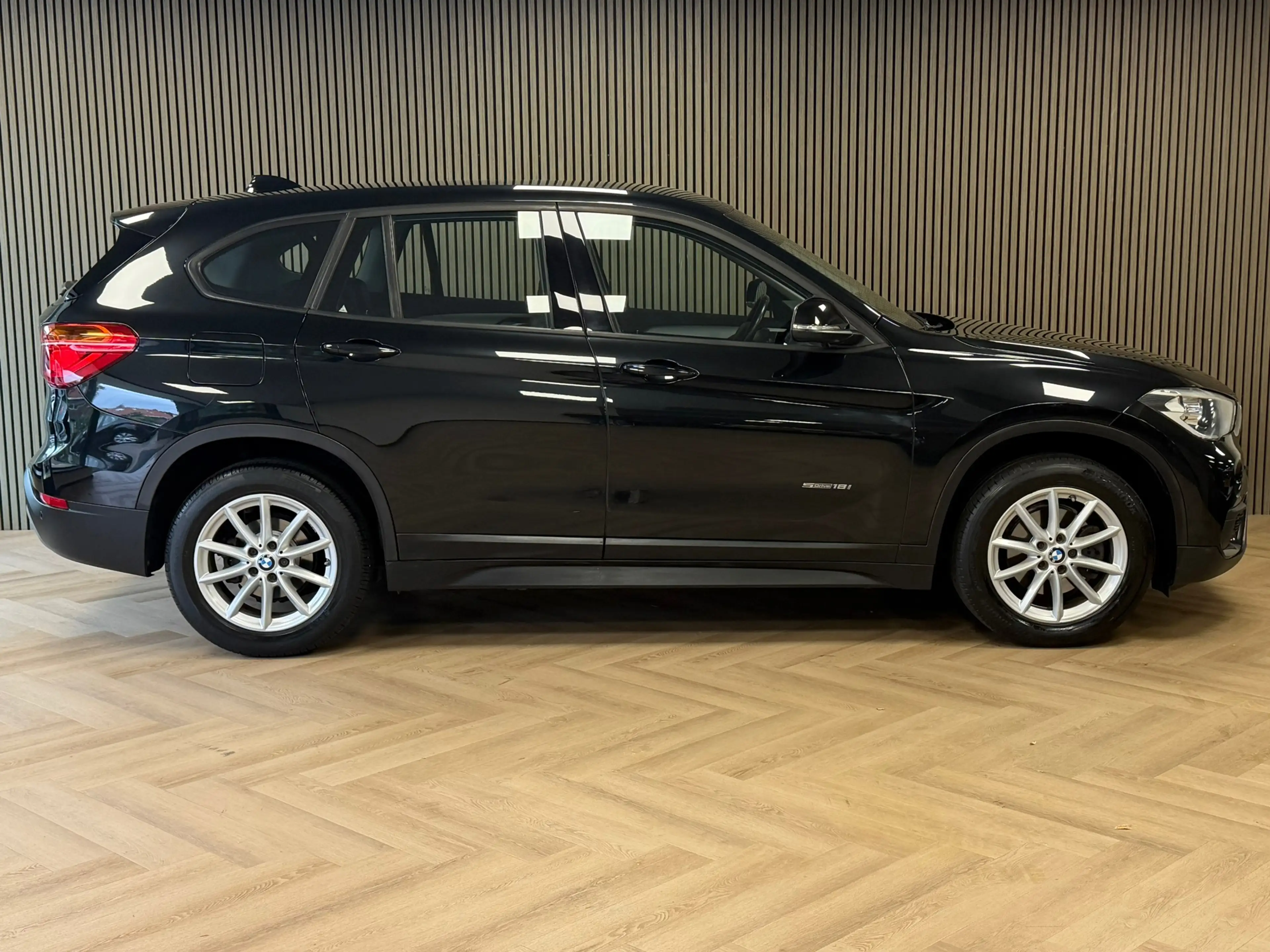 BMW X1 SDrive18i PDC AIRCO LEDER CRUISE STOELVERWARMING K — photo 4