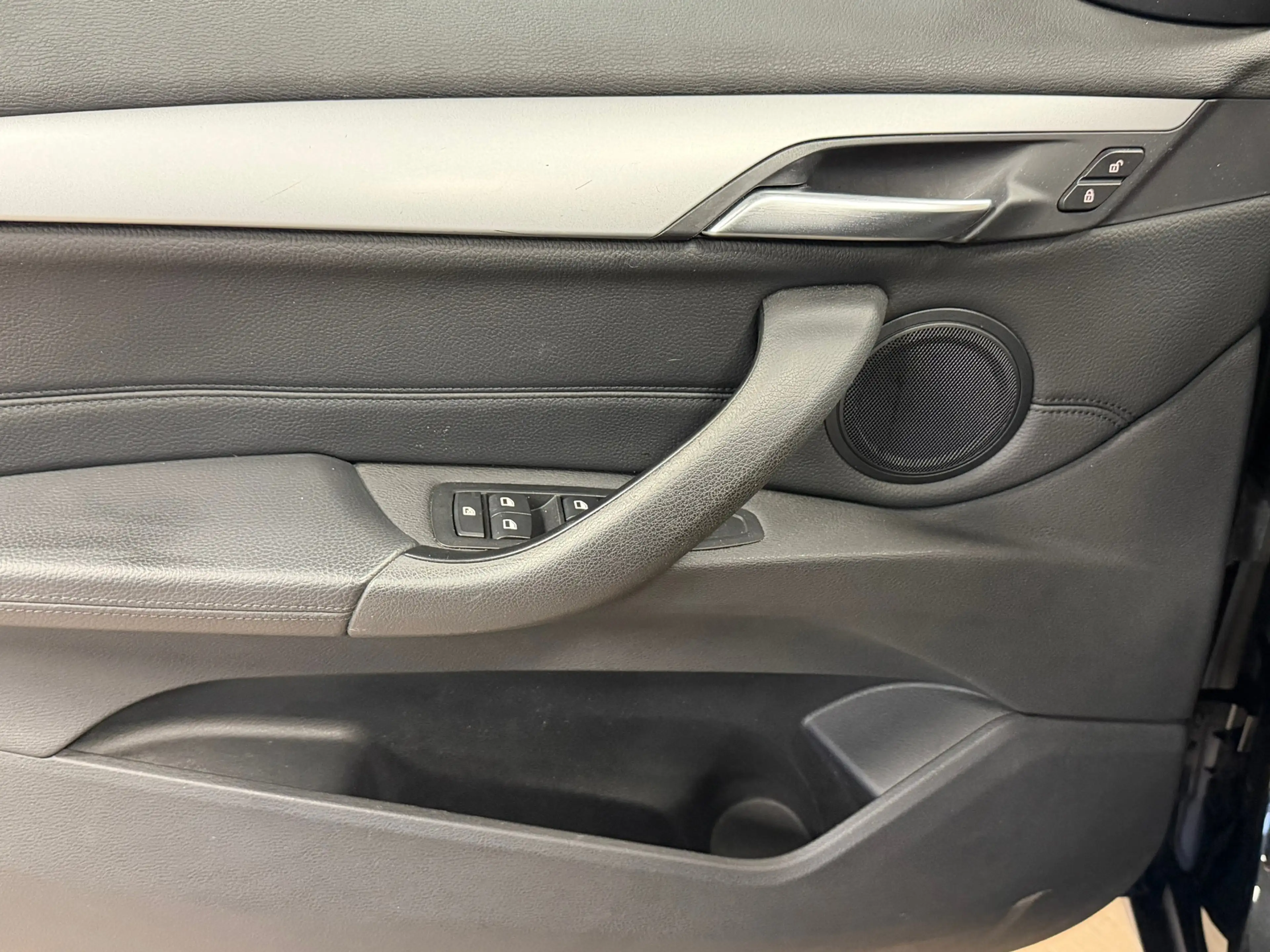 BMW X1 SDrive18i PDC AIRCO LEDER CRUISE STOELVERWARMING K — photo 14