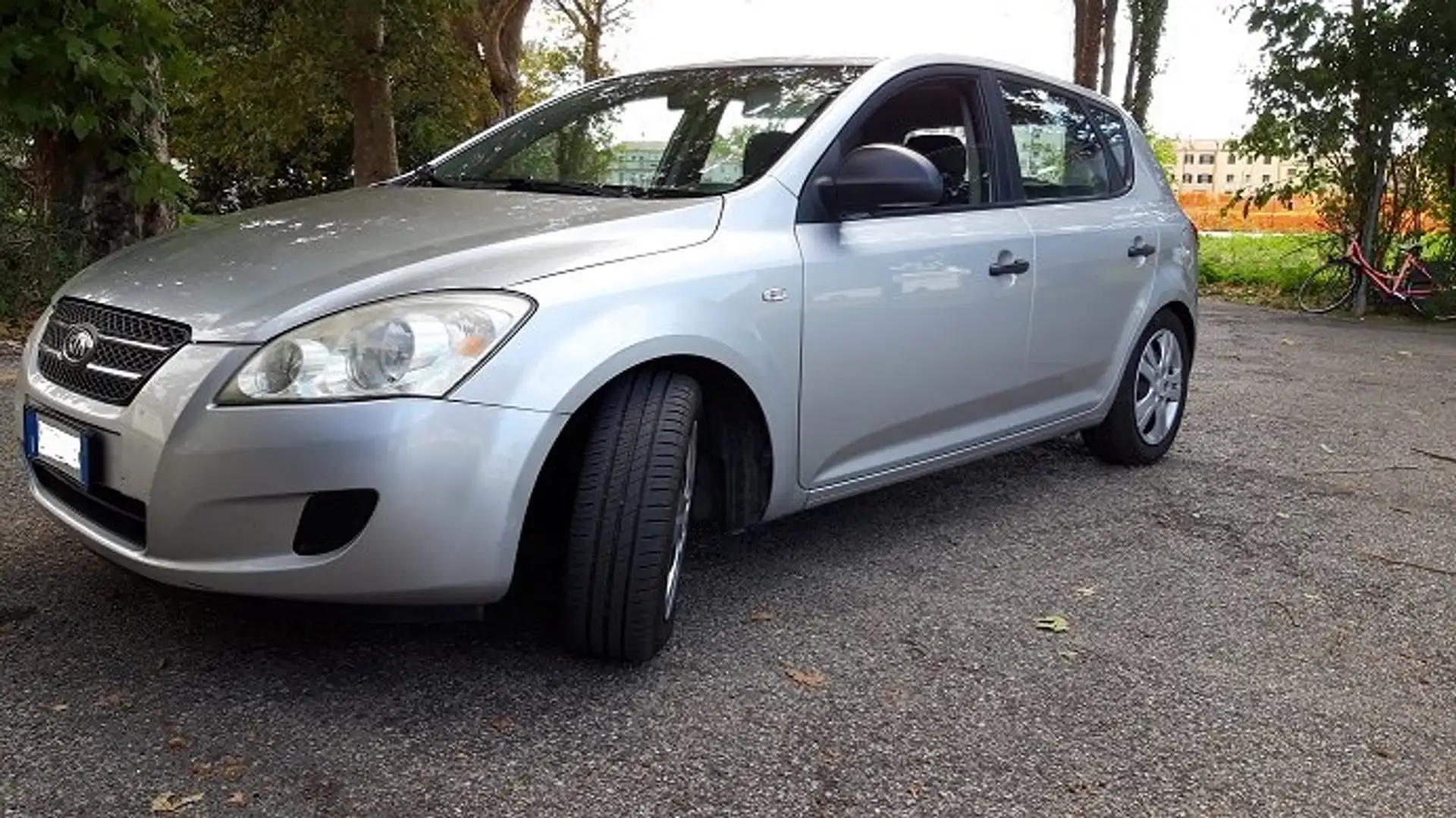 Kia Ceed / cee'd Argento - 1