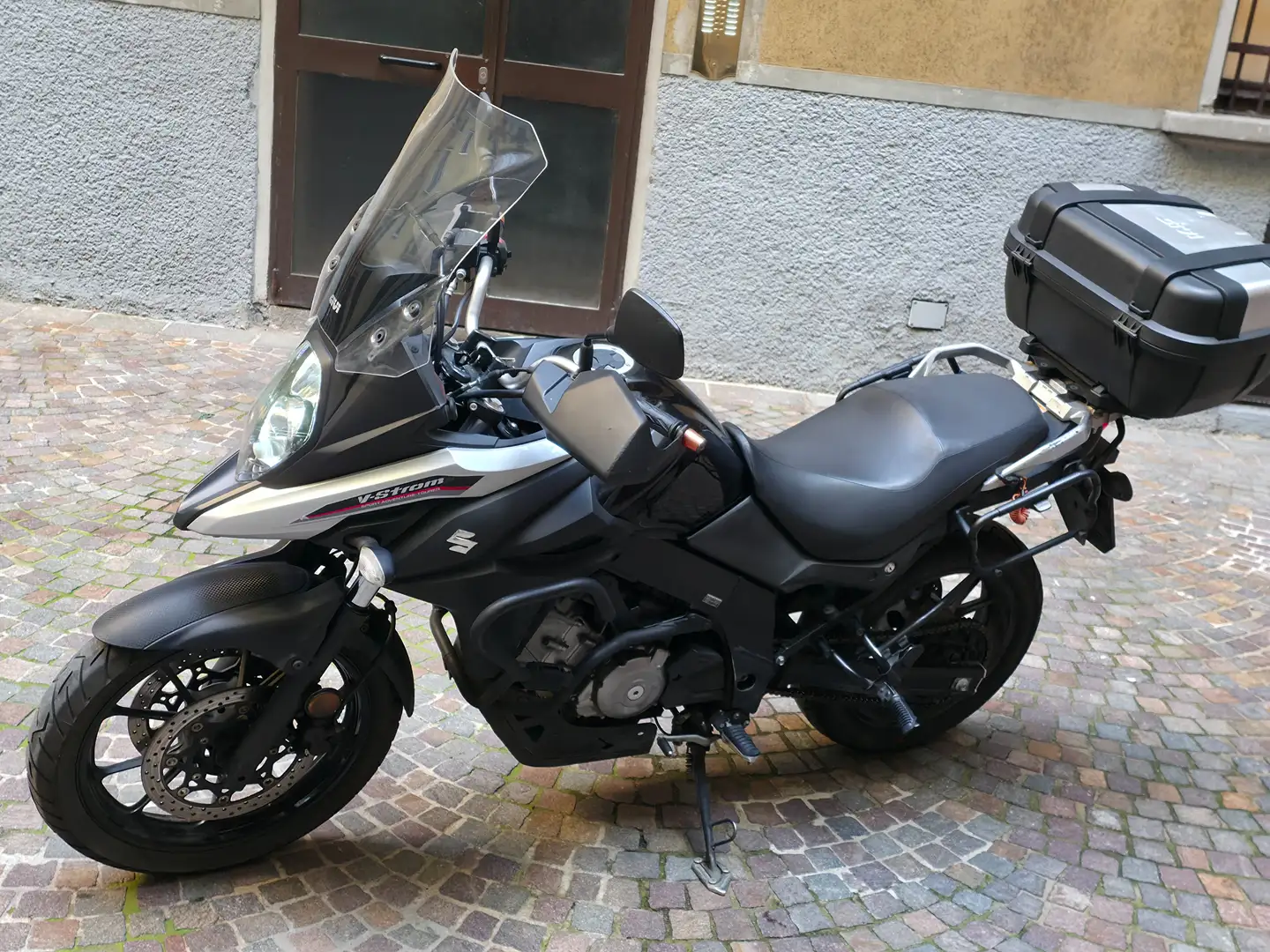 Suzuki V-Strom 650 Grigio - 2