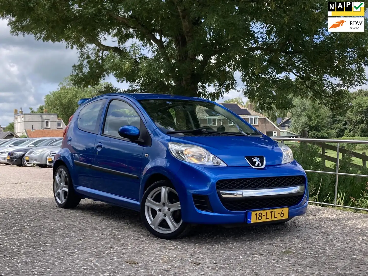 Peugeot 107 1.0-12V XS | 5 deurs + Airco nu €3.975,-!! Blauw - 1
