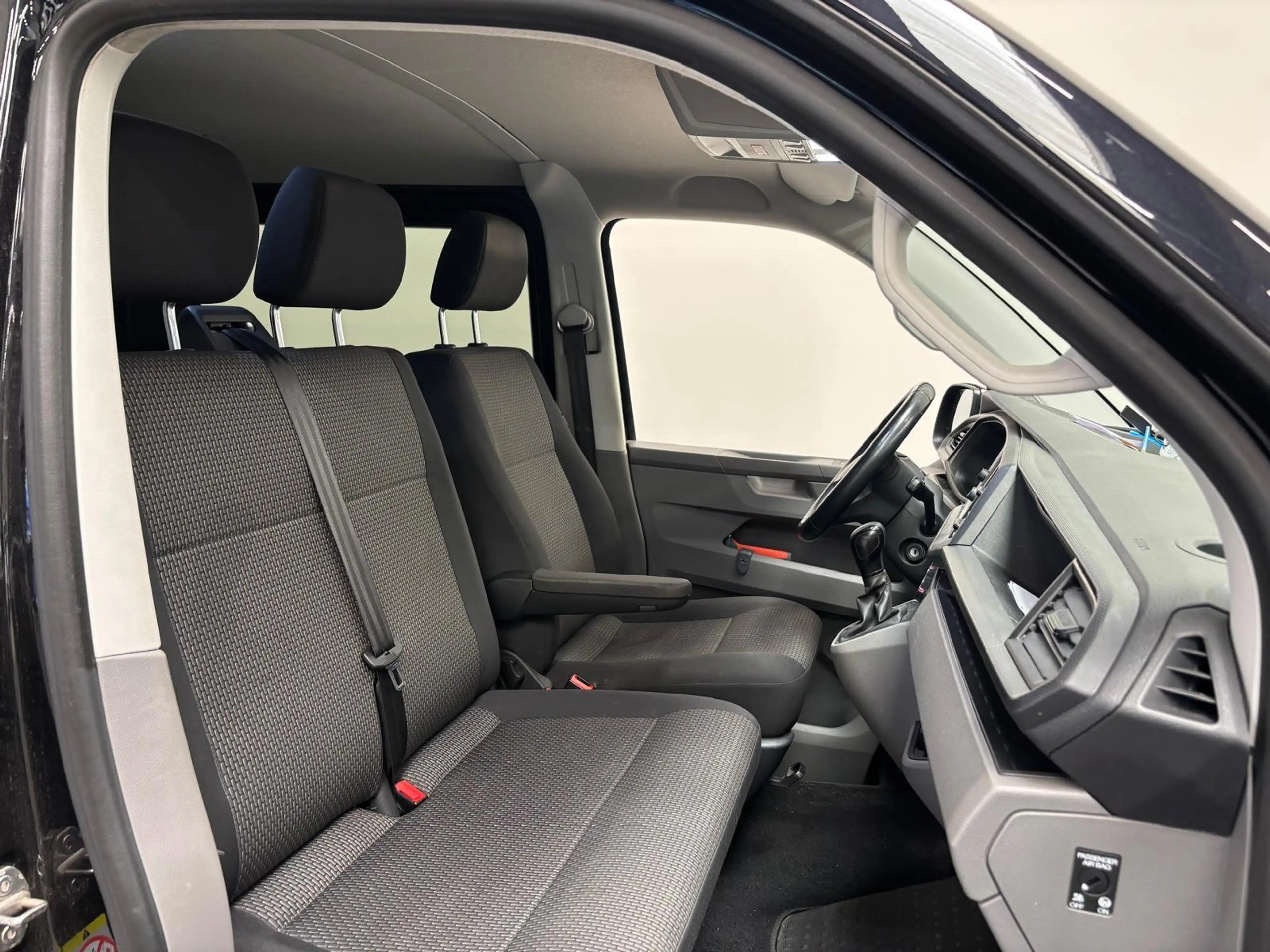 Volkswagen T6.1 Transporter 2.0 TDI L2H1 28 Dubbele Cabine Highline Automaat C — photo 2