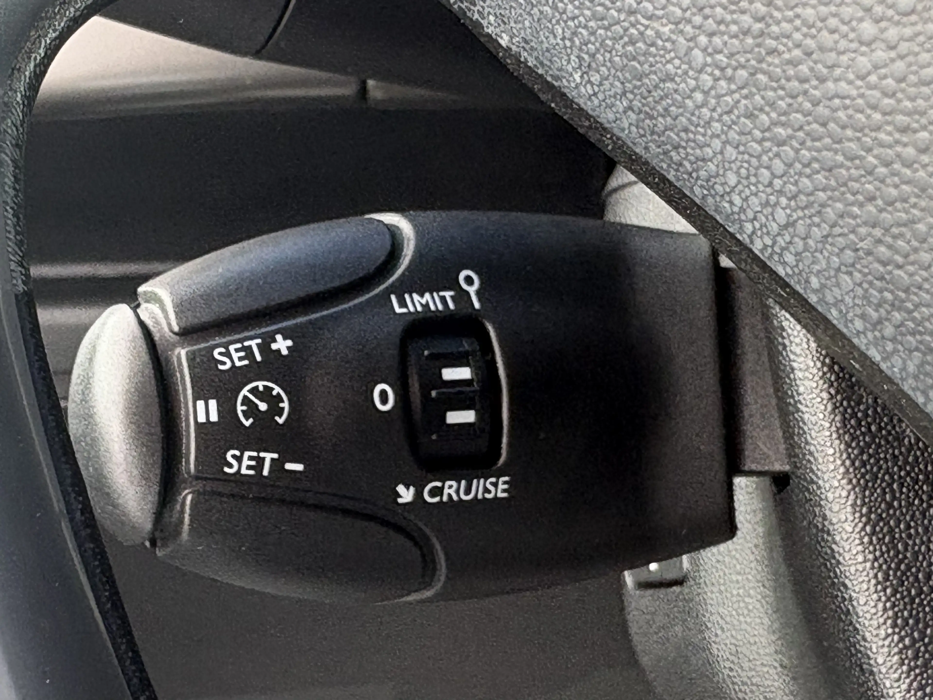 DS Automobiles DS 3 DS 3 1.2i PureTech — photo 12