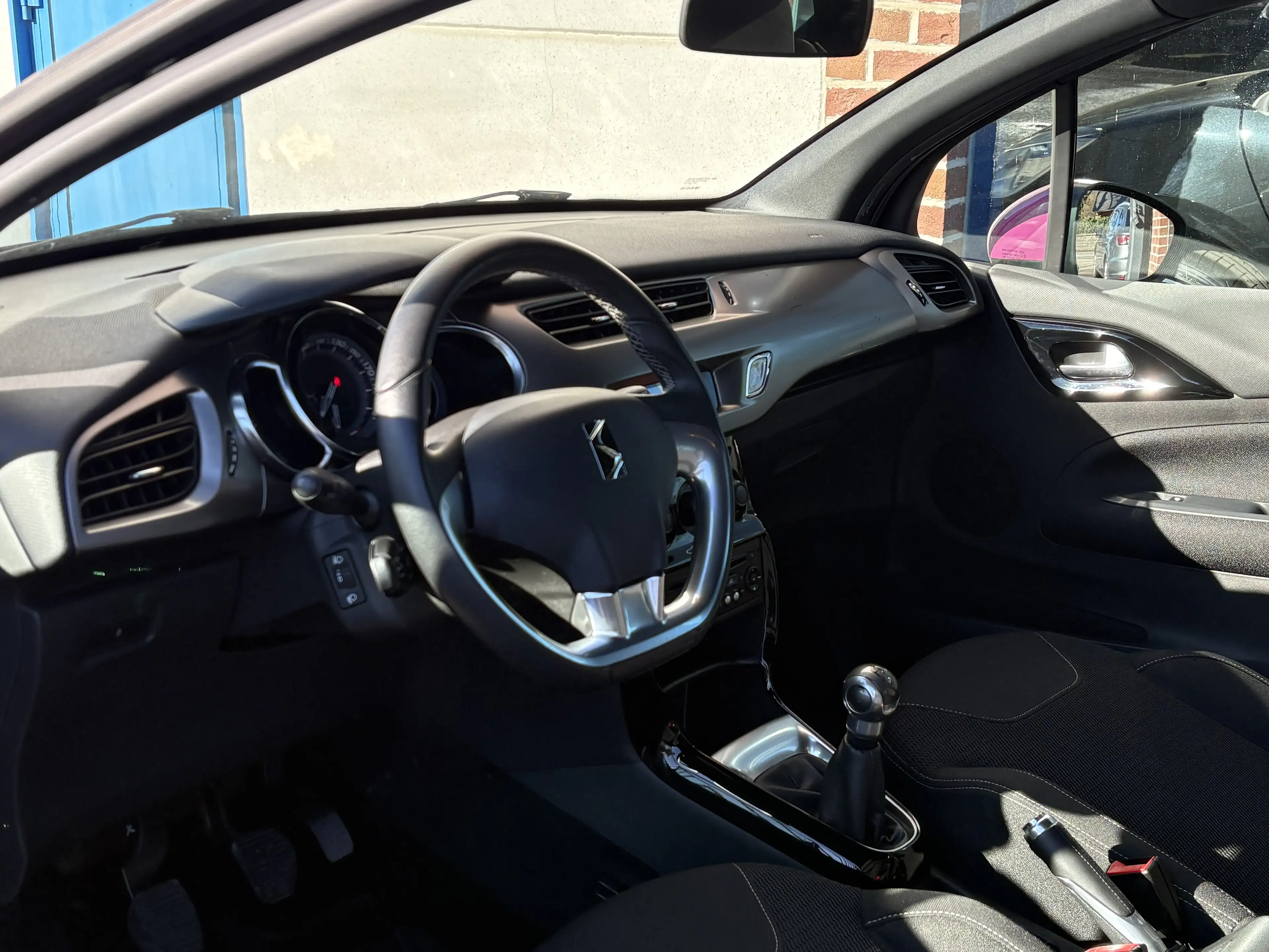 DS Automobiles DS 3 DS 3 1.2i PureTech — photo 5