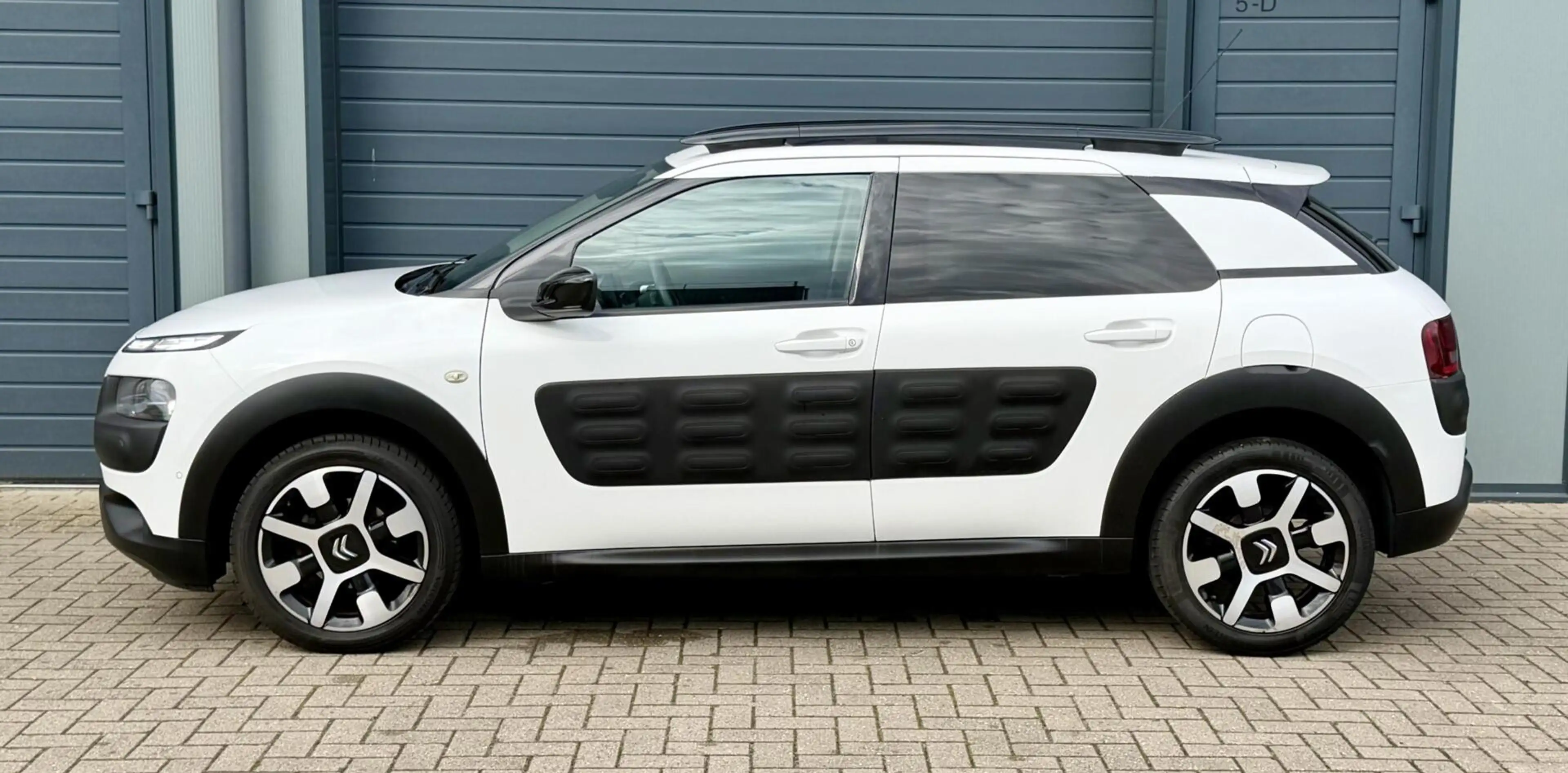 Citroen C4 Cactus 1.2 - 110pk Shine | Trekhaak | Rijklaar & Nieuwe R — photo 7