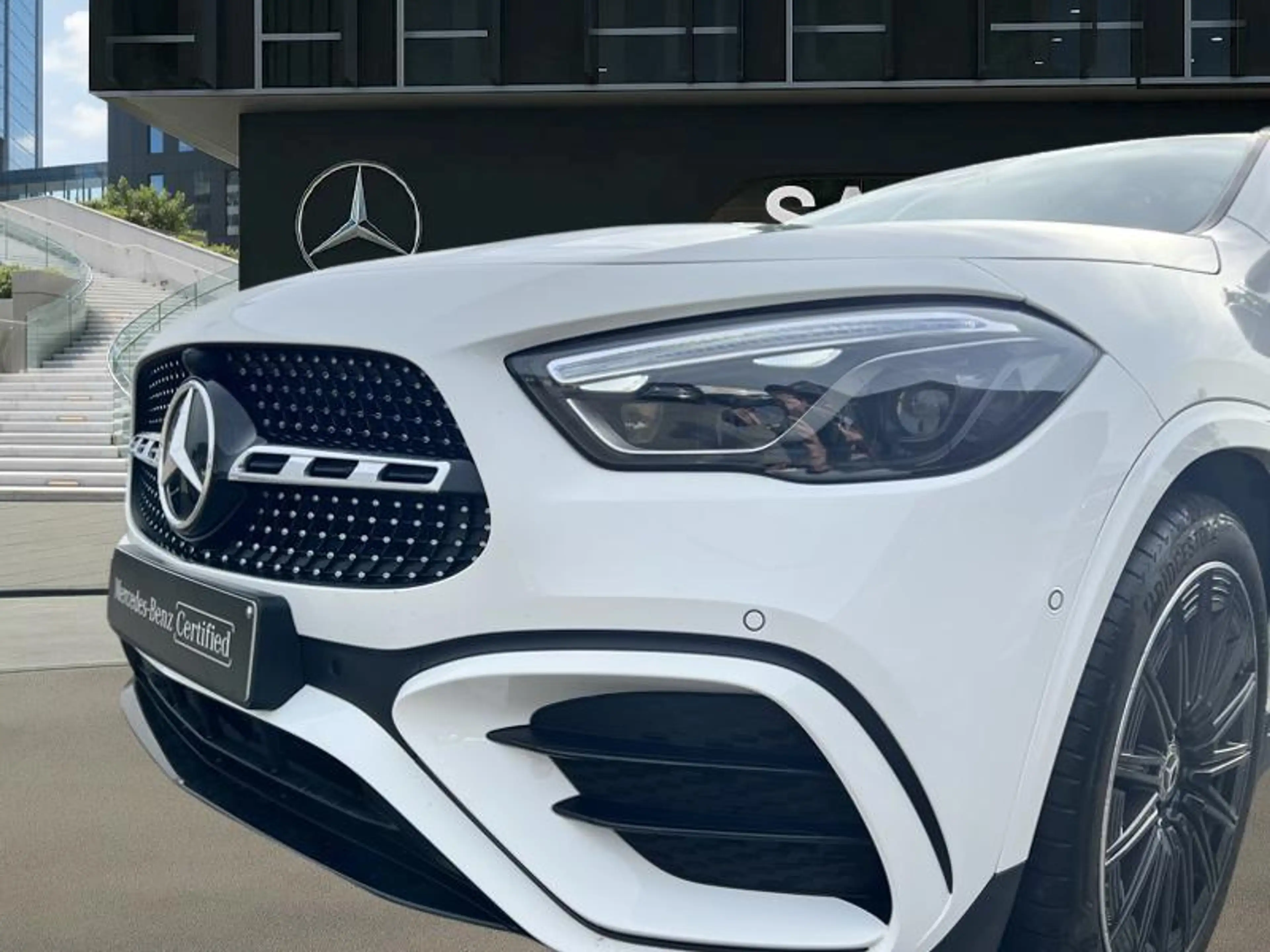 Mercedes-Benz GLA 180 d AMG Pack Night Toit Pano Attelage — photo 4