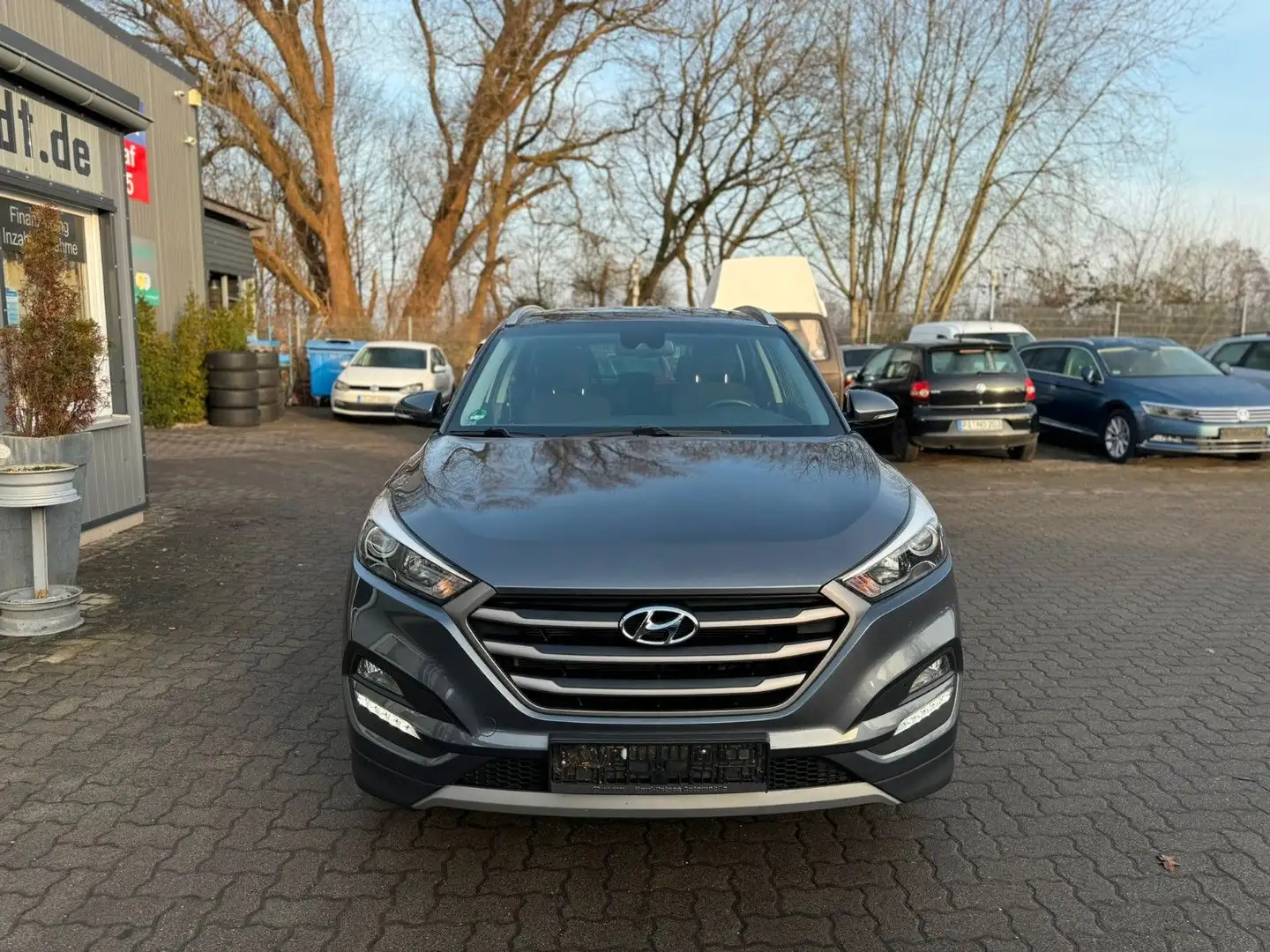 Hyundai TUCSON WENIG KM°R-KAMERA°SITZH°TEMPOM°NAVI°ALU! Grau - 2