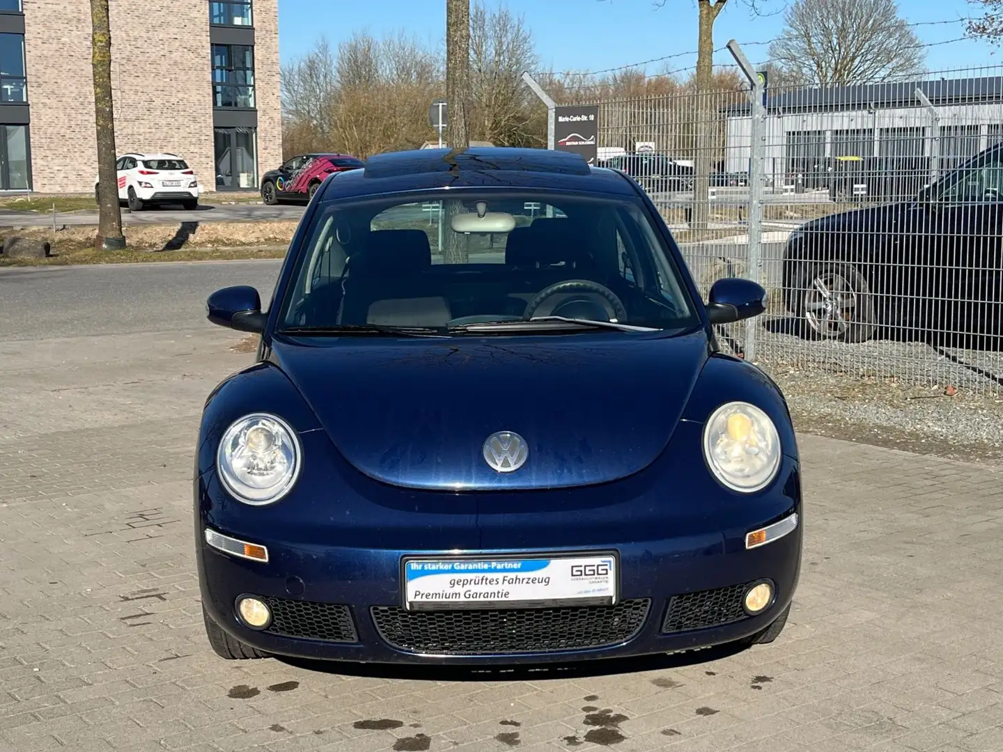 Volkswagen New Beetle Lim. 1.6 PDC Sitzhzg. Schiebedach Modrá - 2